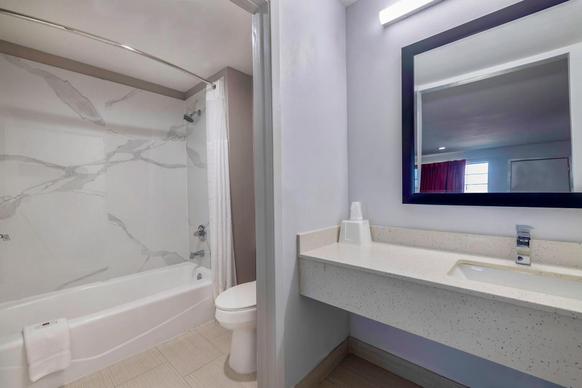 Deluxe Queen Room with Two Queen Beds - Non-Smoking
