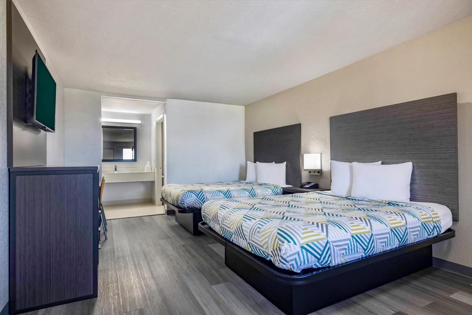 Queen Room with Two Queen Beds - Non-Smoking
