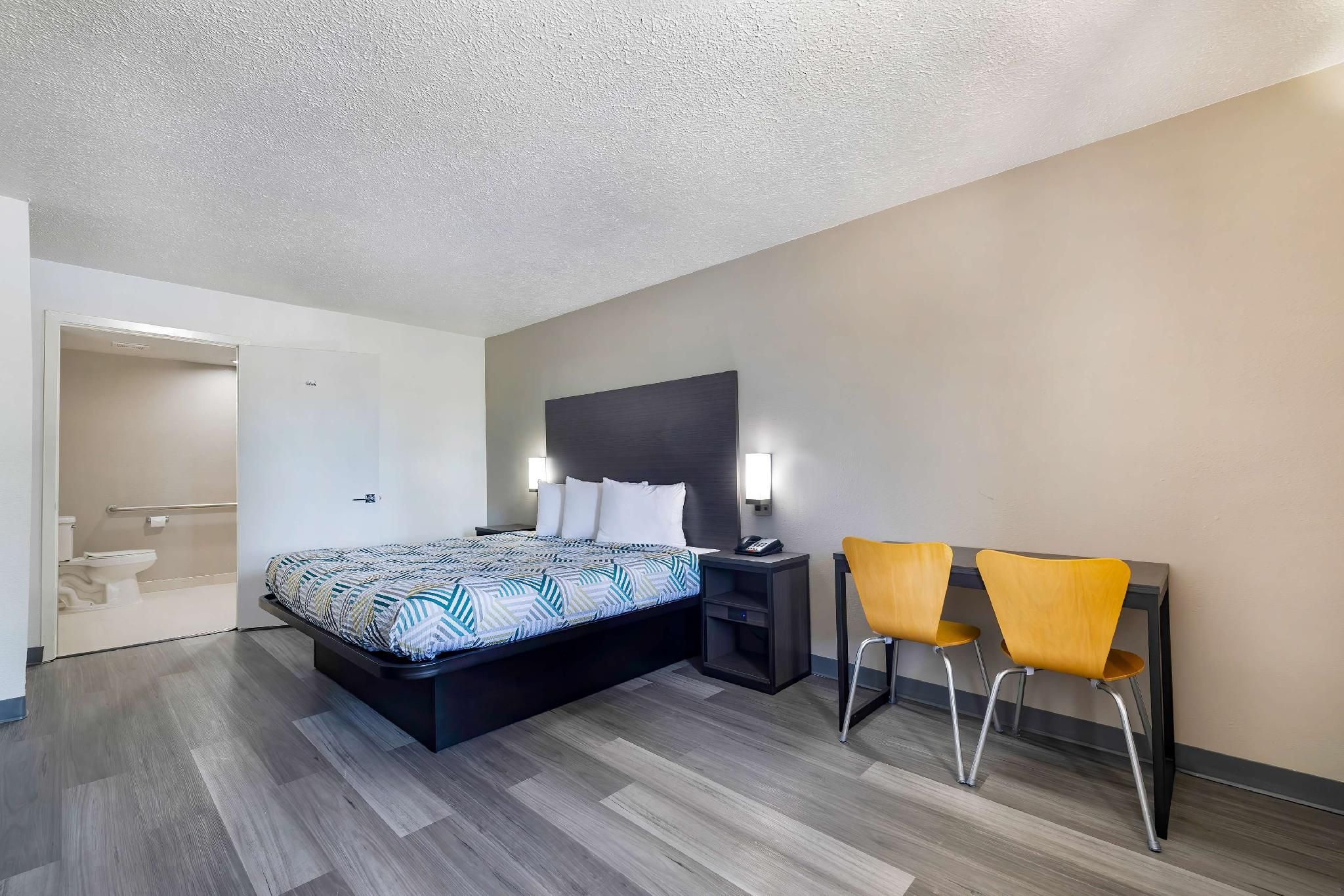 1 King Bed | Mobility Accessible Tub, Nsmk