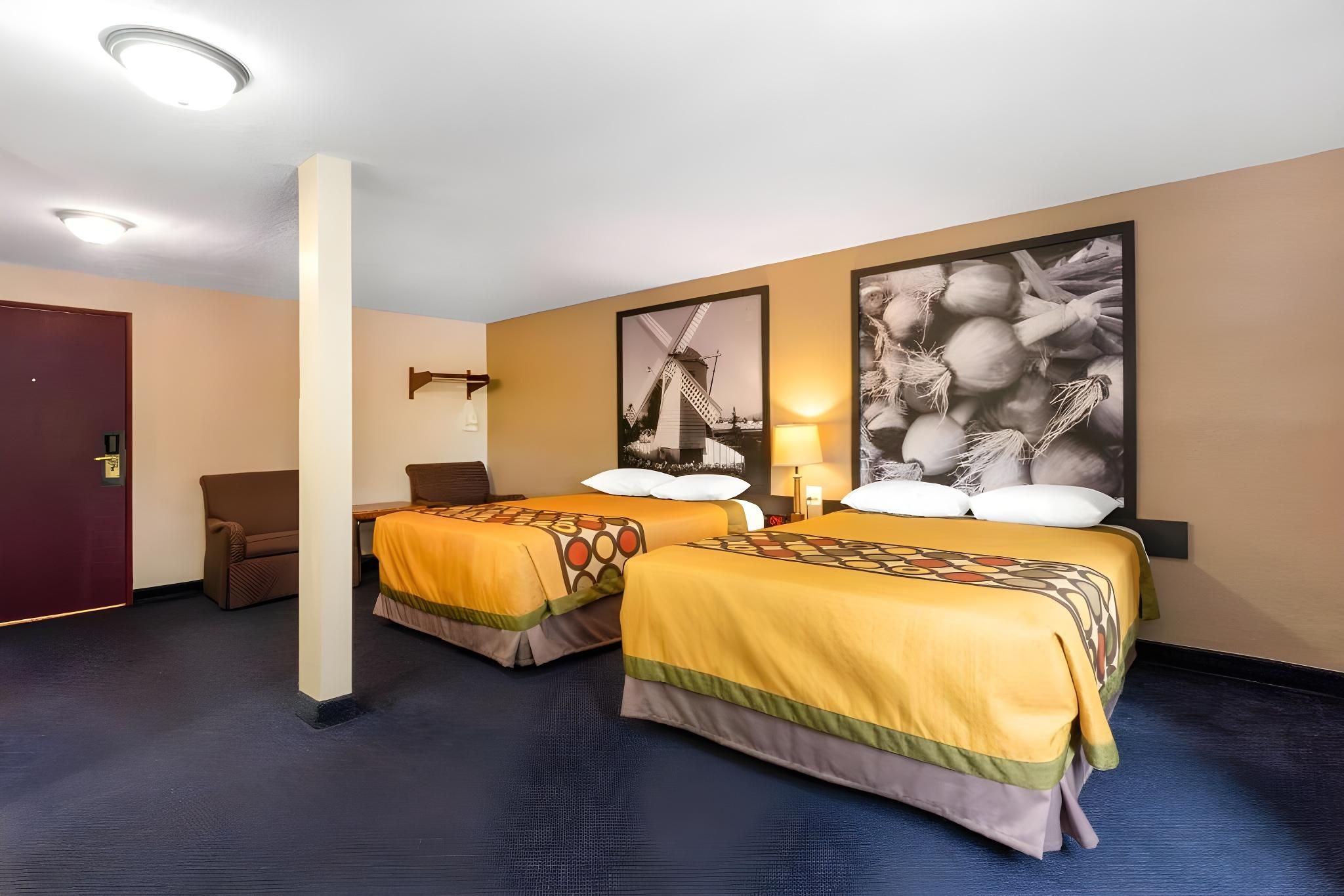 2 Queen Beds-Non Smoking