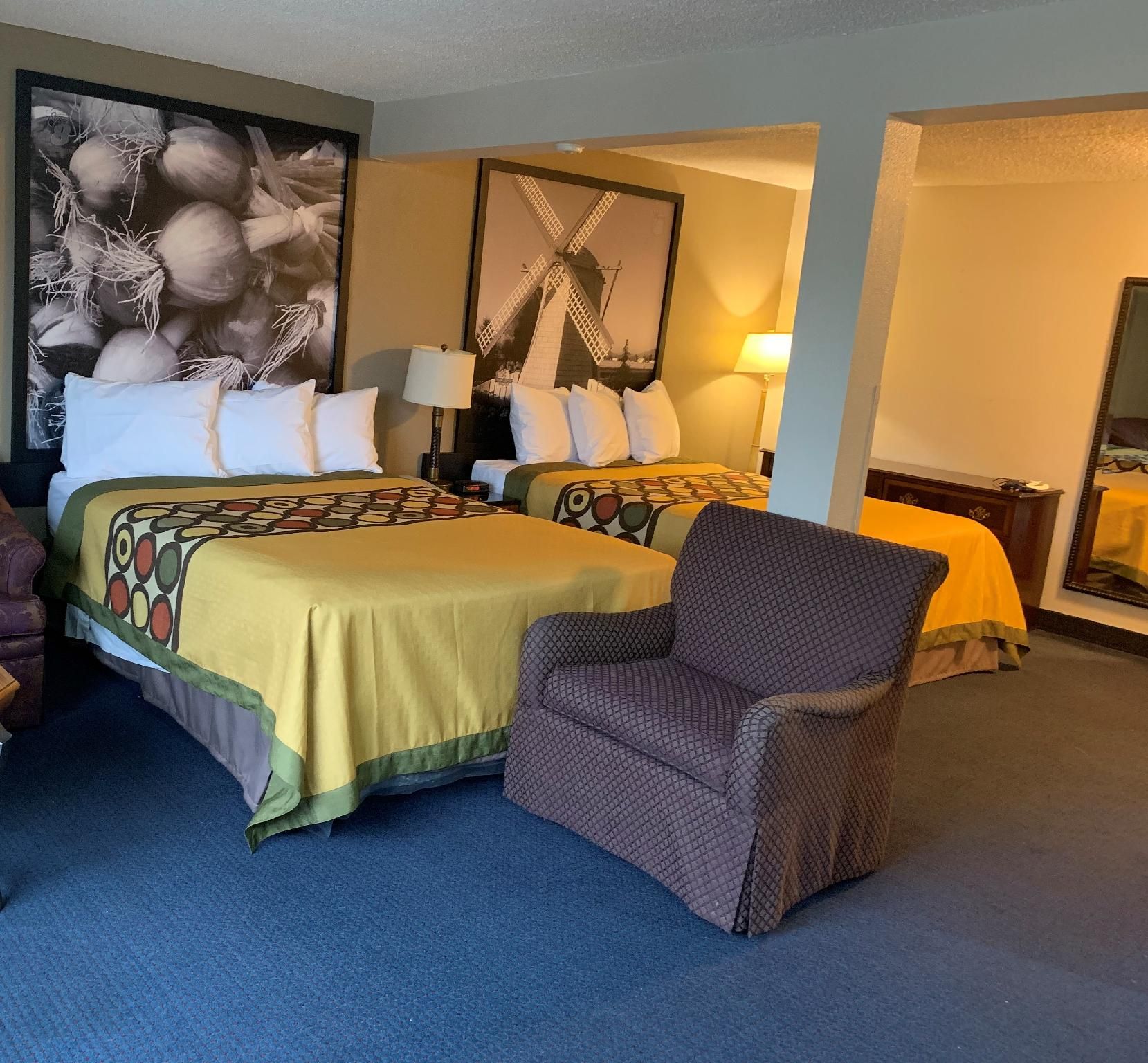 2 Queen Beds-Non Smoking