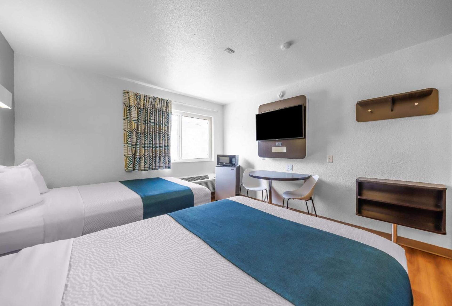 Double Room - Disability Access - Roll In Shower