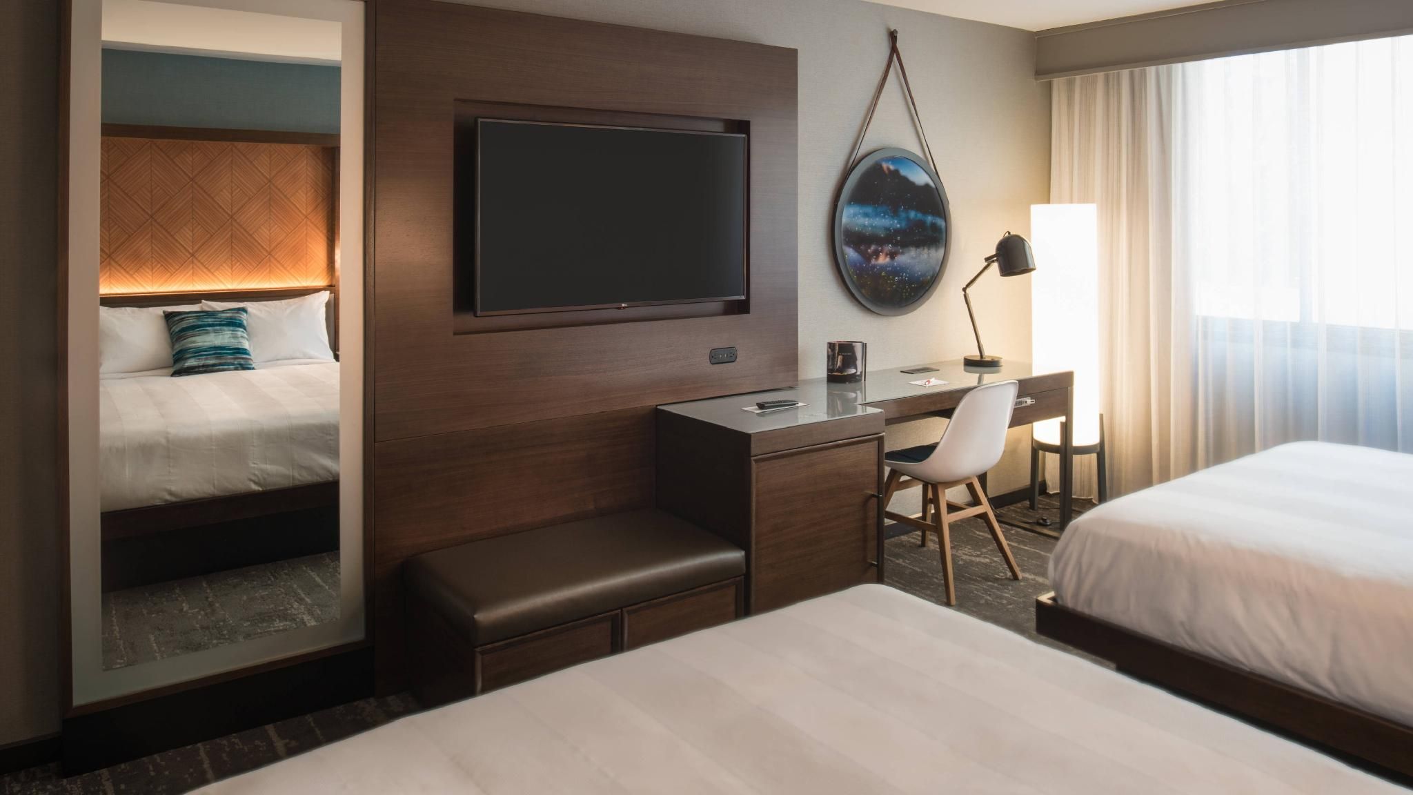 Concierge lounge access, Guest room, 2 Queen