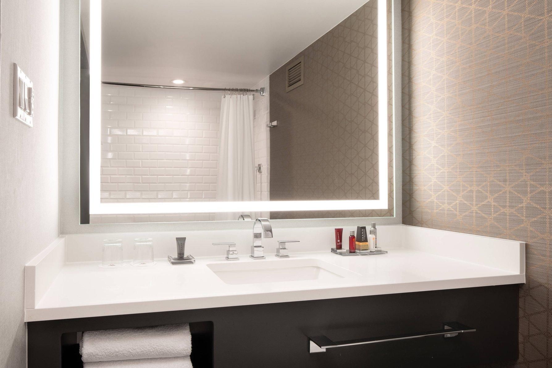 Concierge lounge access, Guest room, 2 Queen