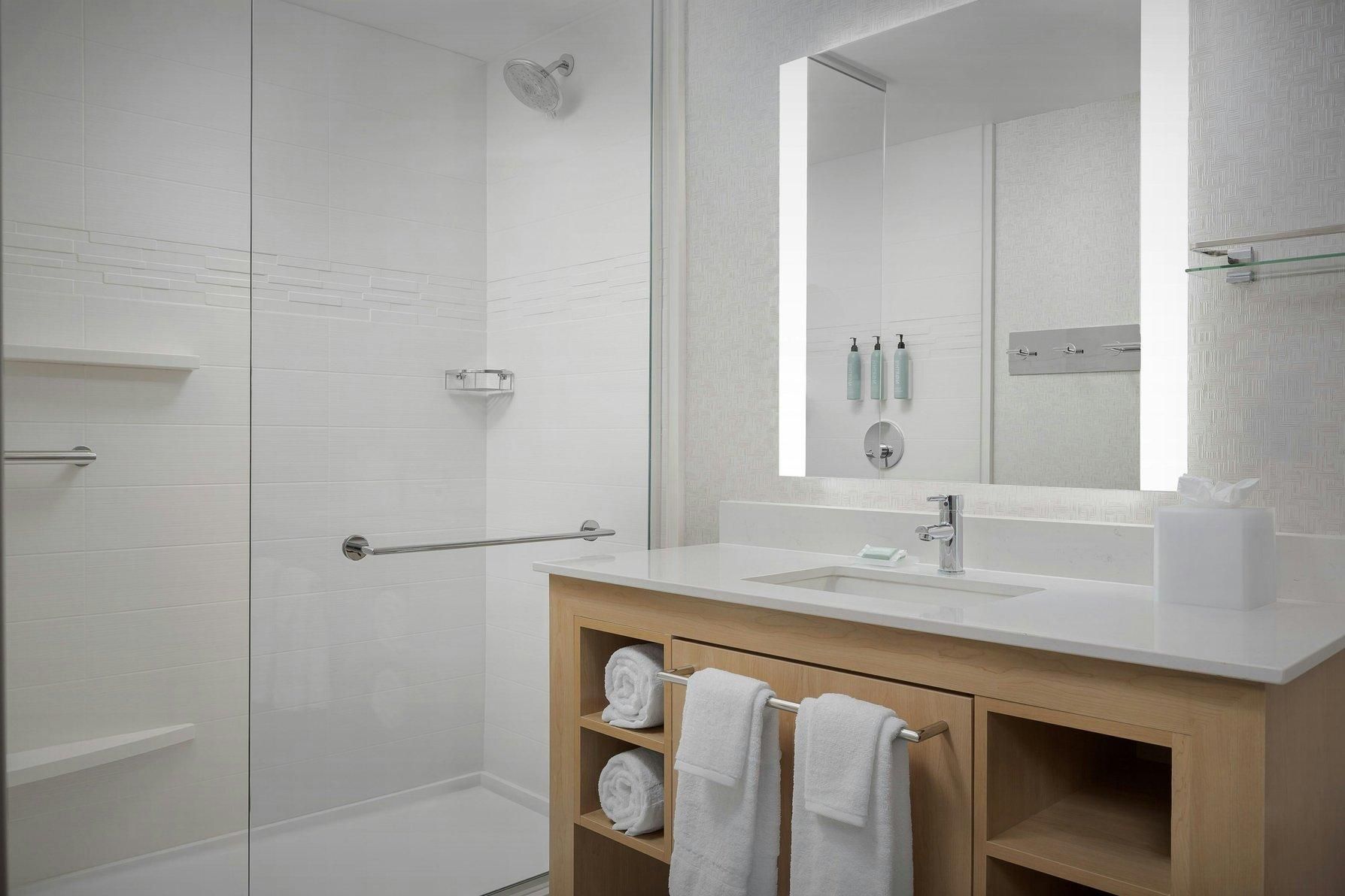 1 Bedroom Suite, 2 Queen, Sofa bed