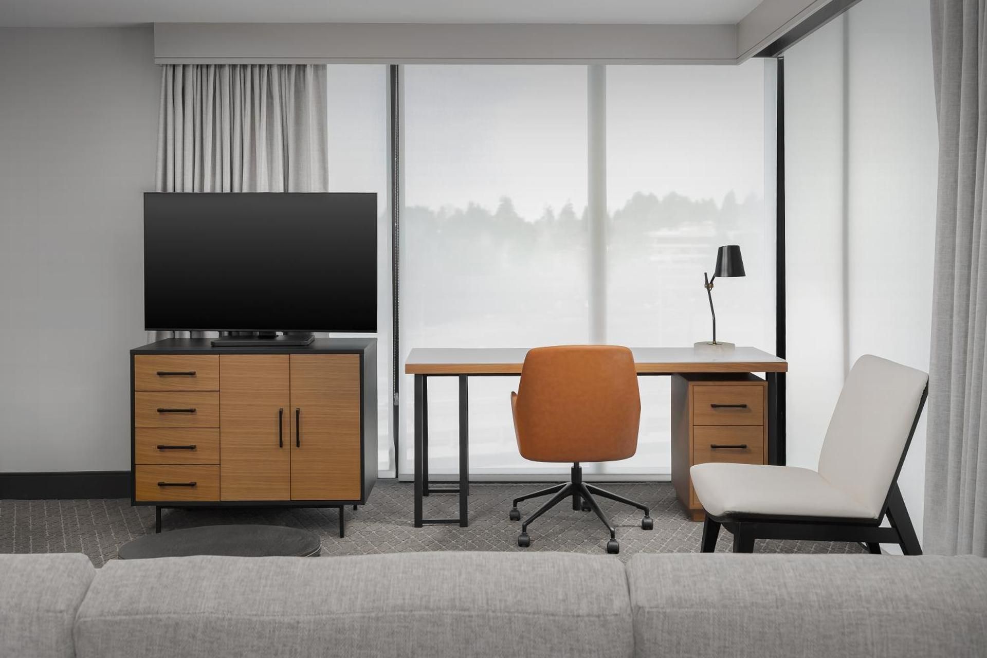 King Studio with Sofa Bed - Hearing Accessible