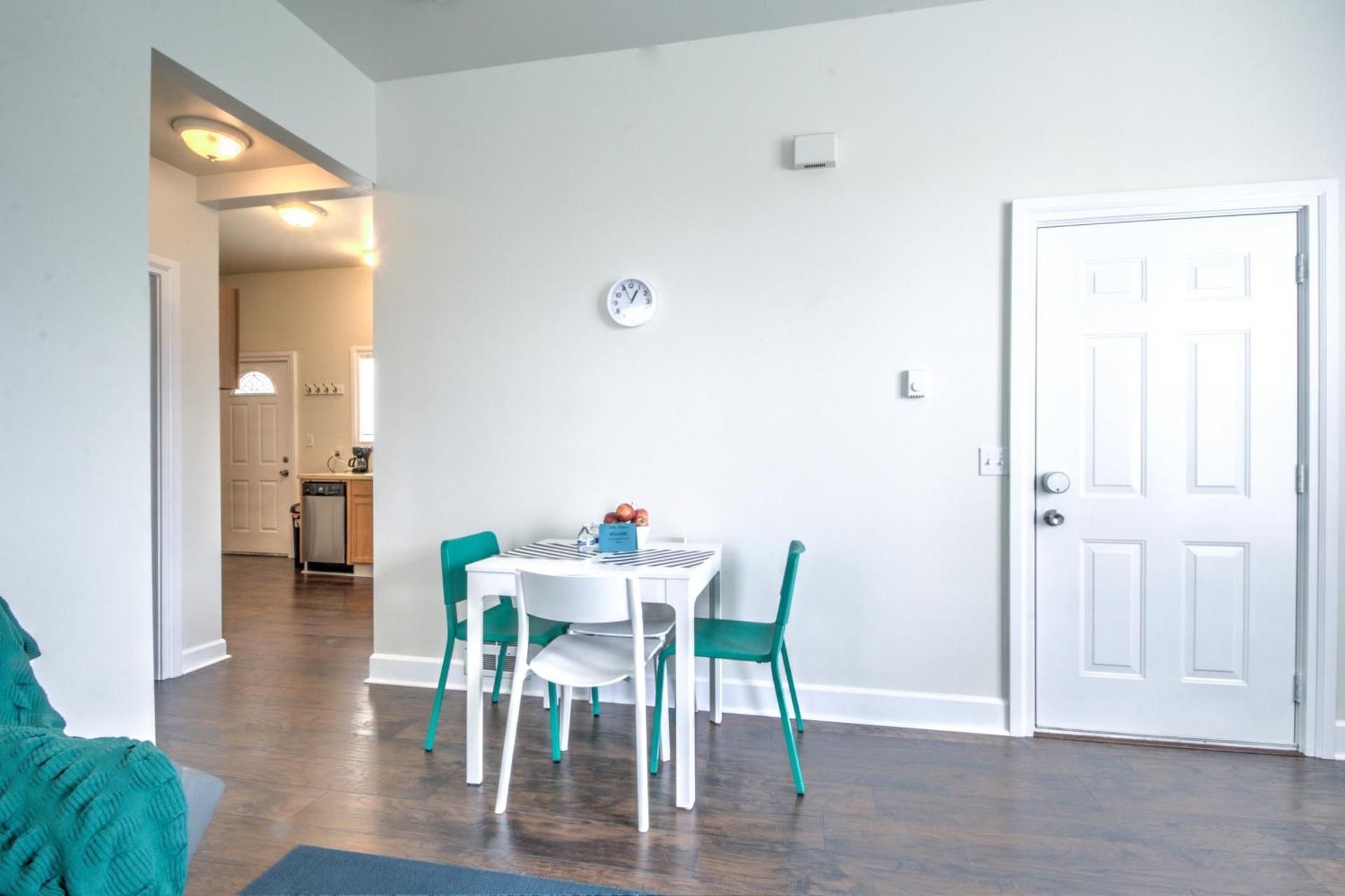 Cozy 2 bdr Apt at heart of Capitol
