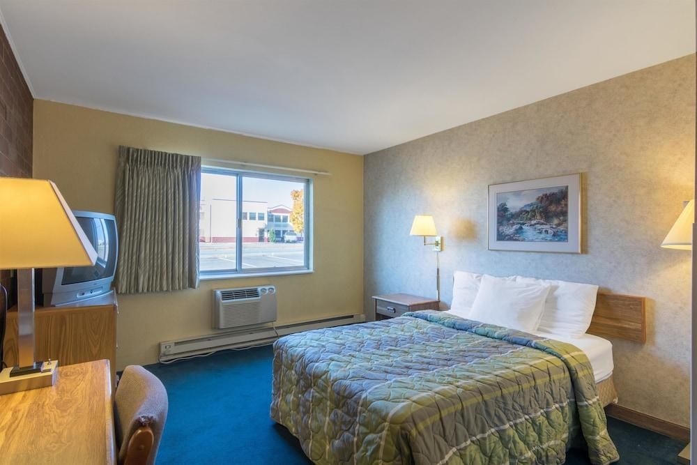 King Room - Non-Smoking