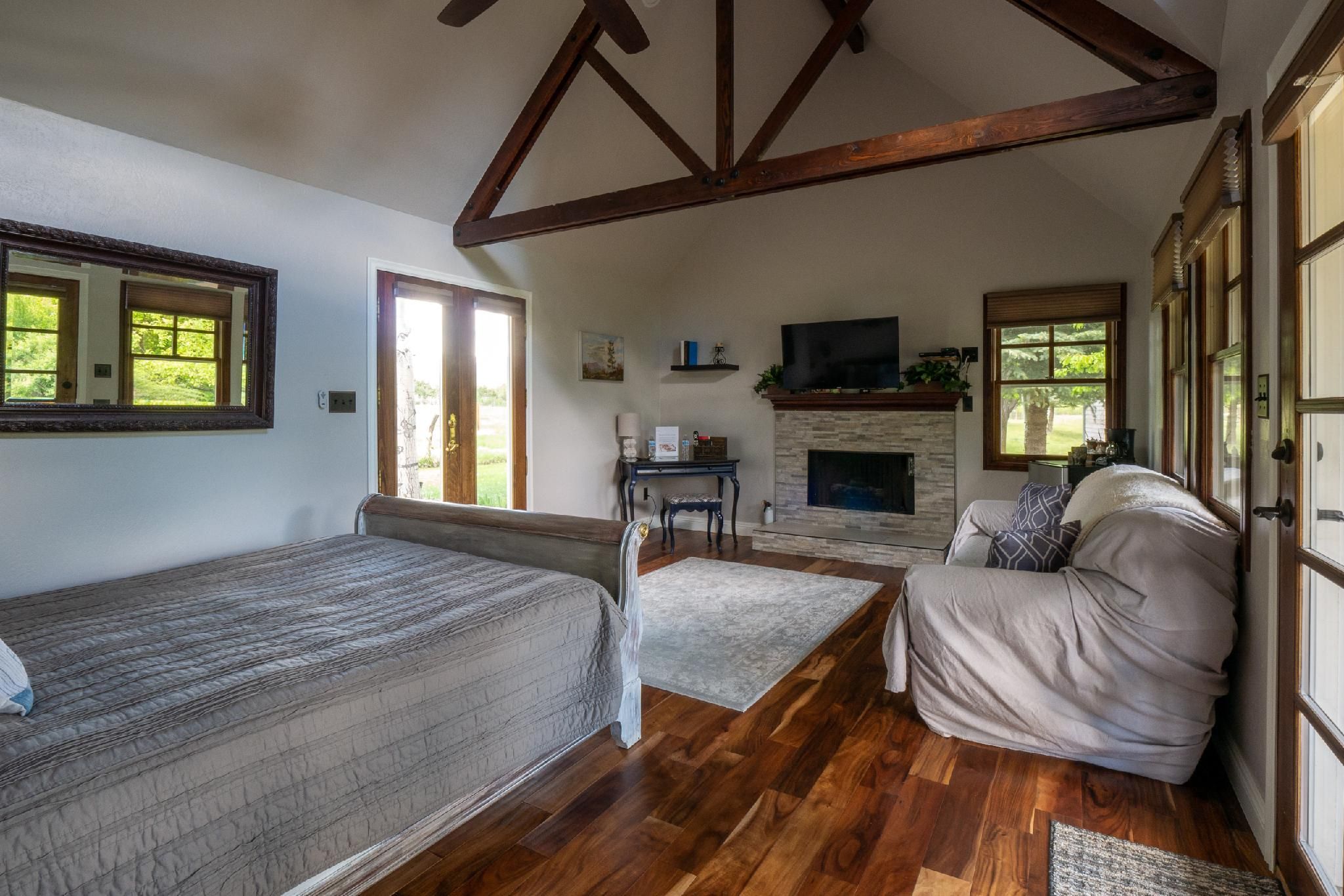 Apple Orchard Inn Liberty Cottage 2