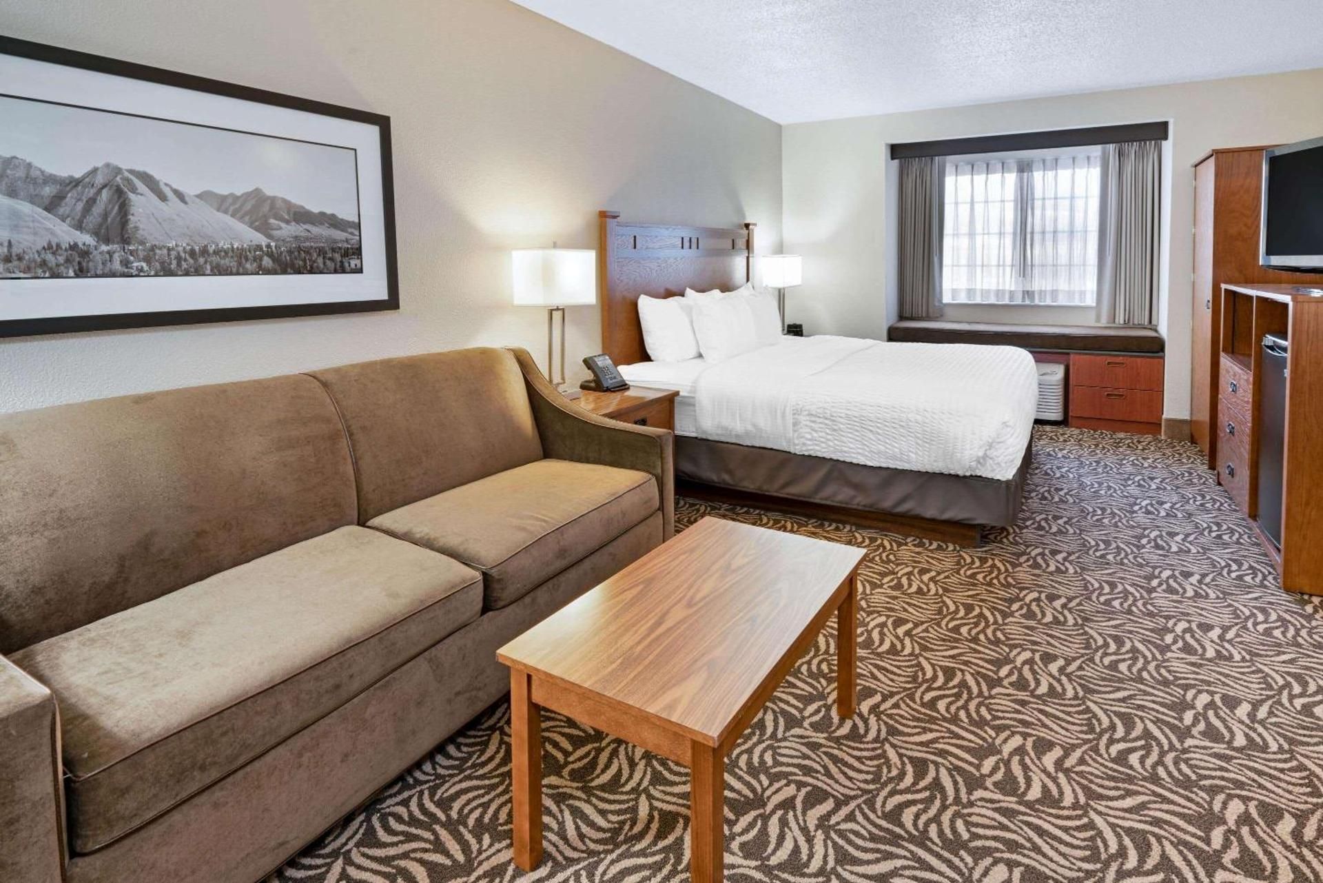 1 King Bed, Non-Smoking