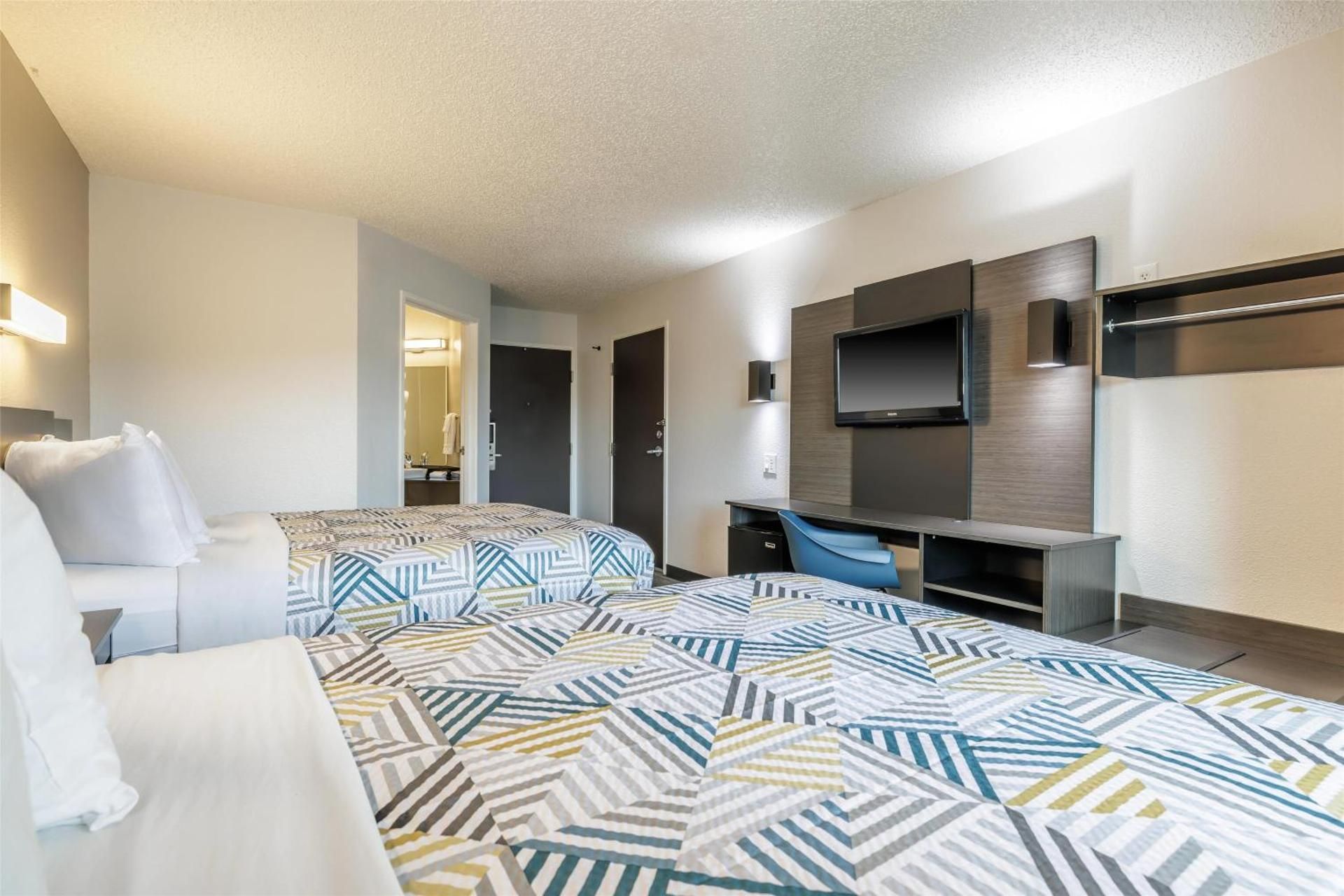 Queen Room with Two Queen Beds - Non-Smoking