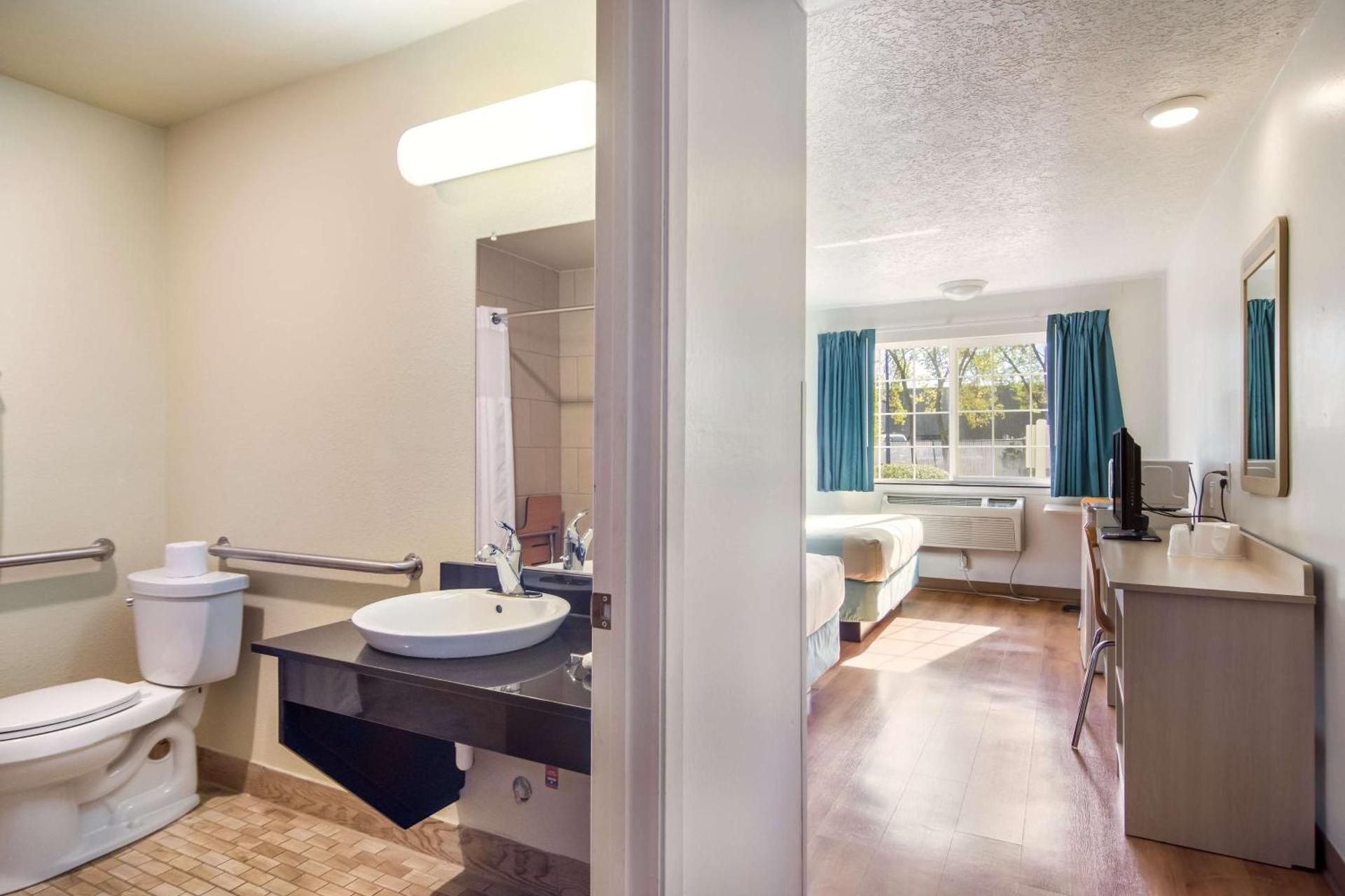 Quadruple Room - Disability Access - Non-Smoking