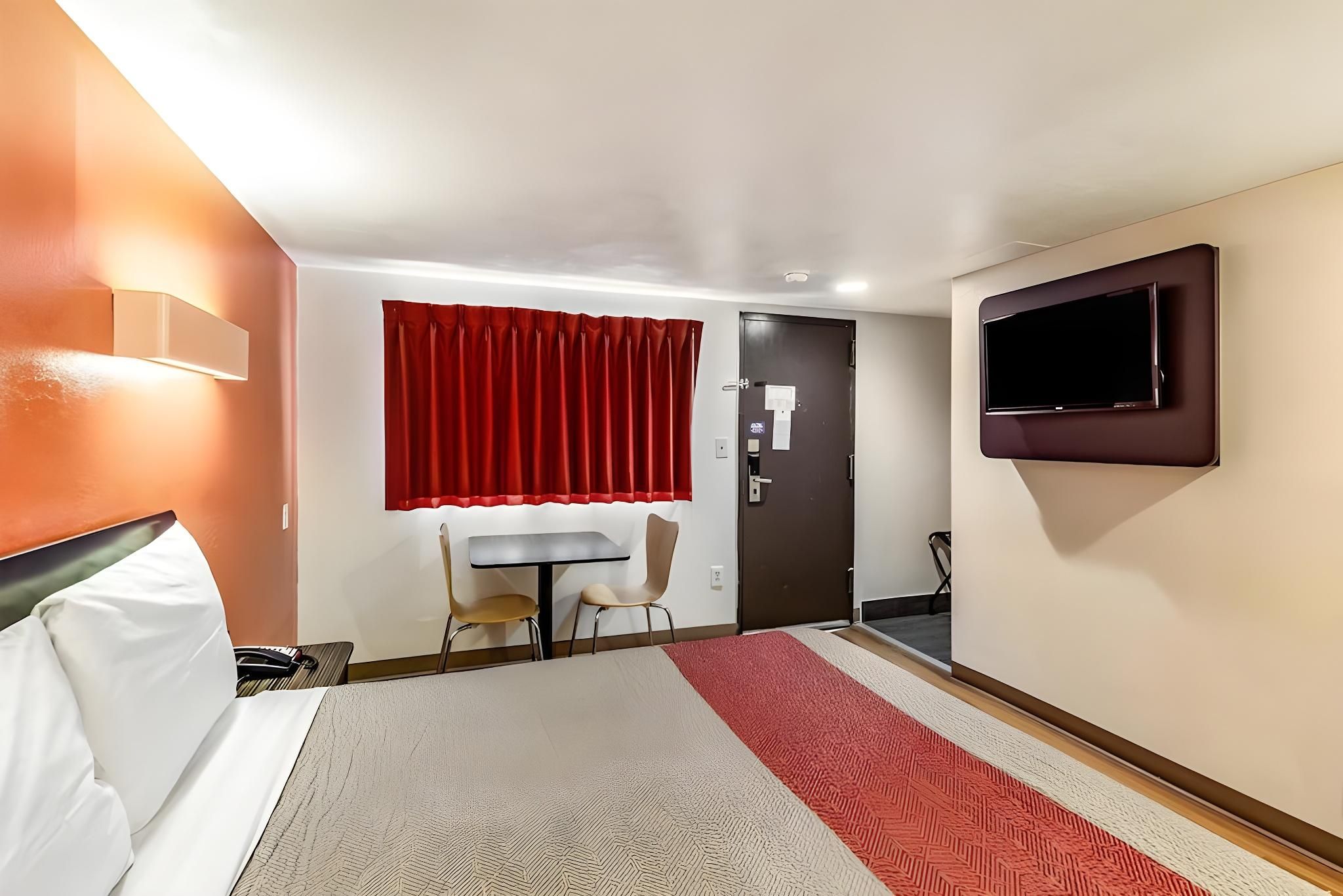 King Room - Non-Smoking