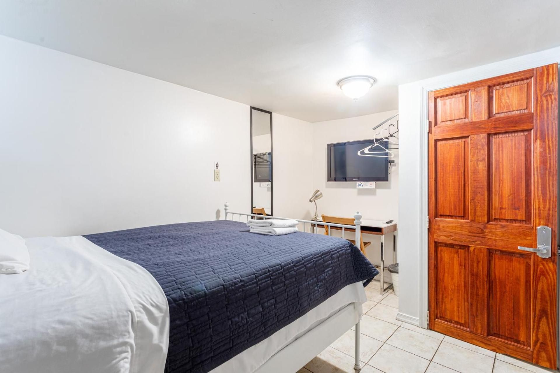 Double Room with Shared Bathroom