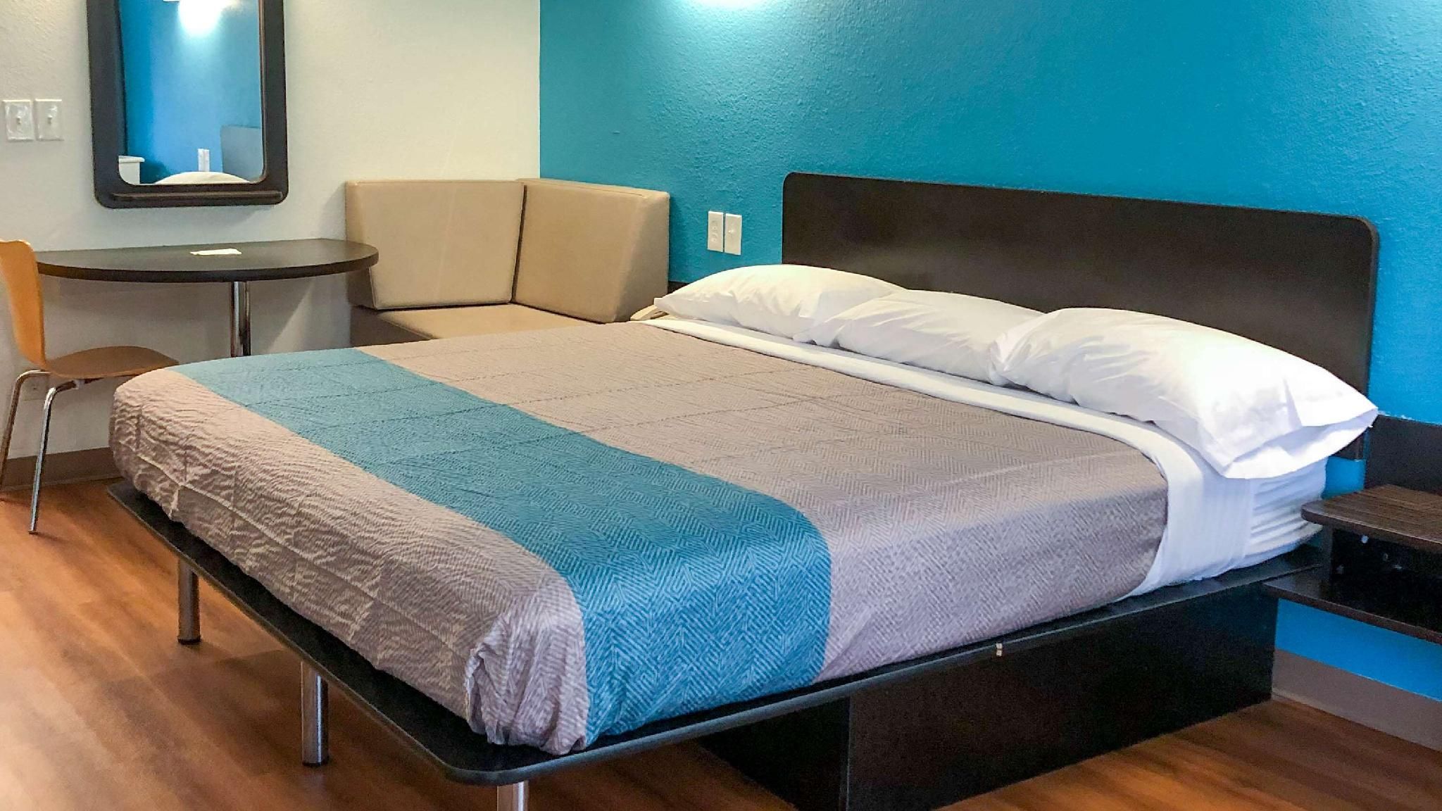 1 King Bed | Non-Smoking, Hot Tub