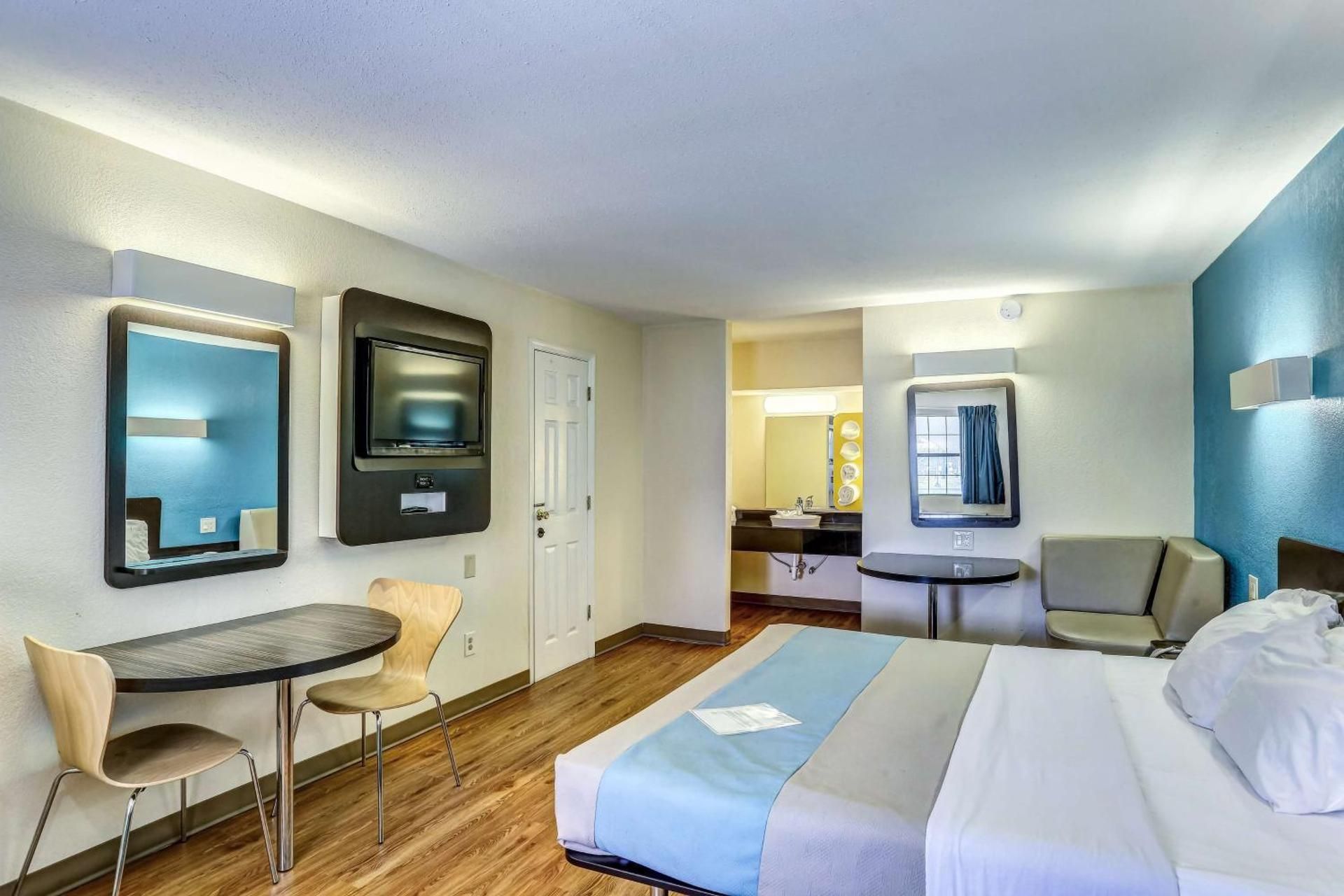 King Room - Non-Smoking