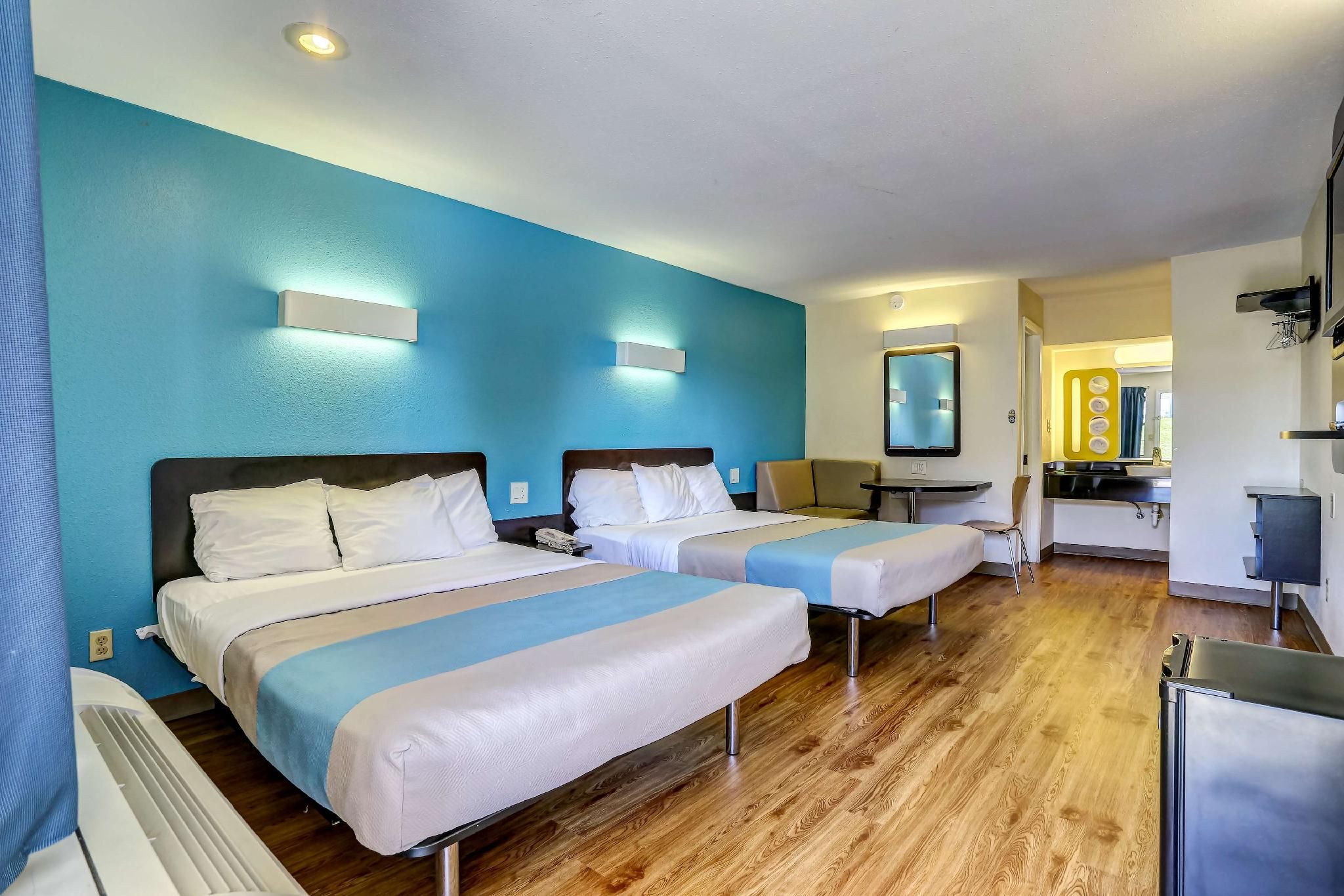 2 Queen Beds | Non-Smoking