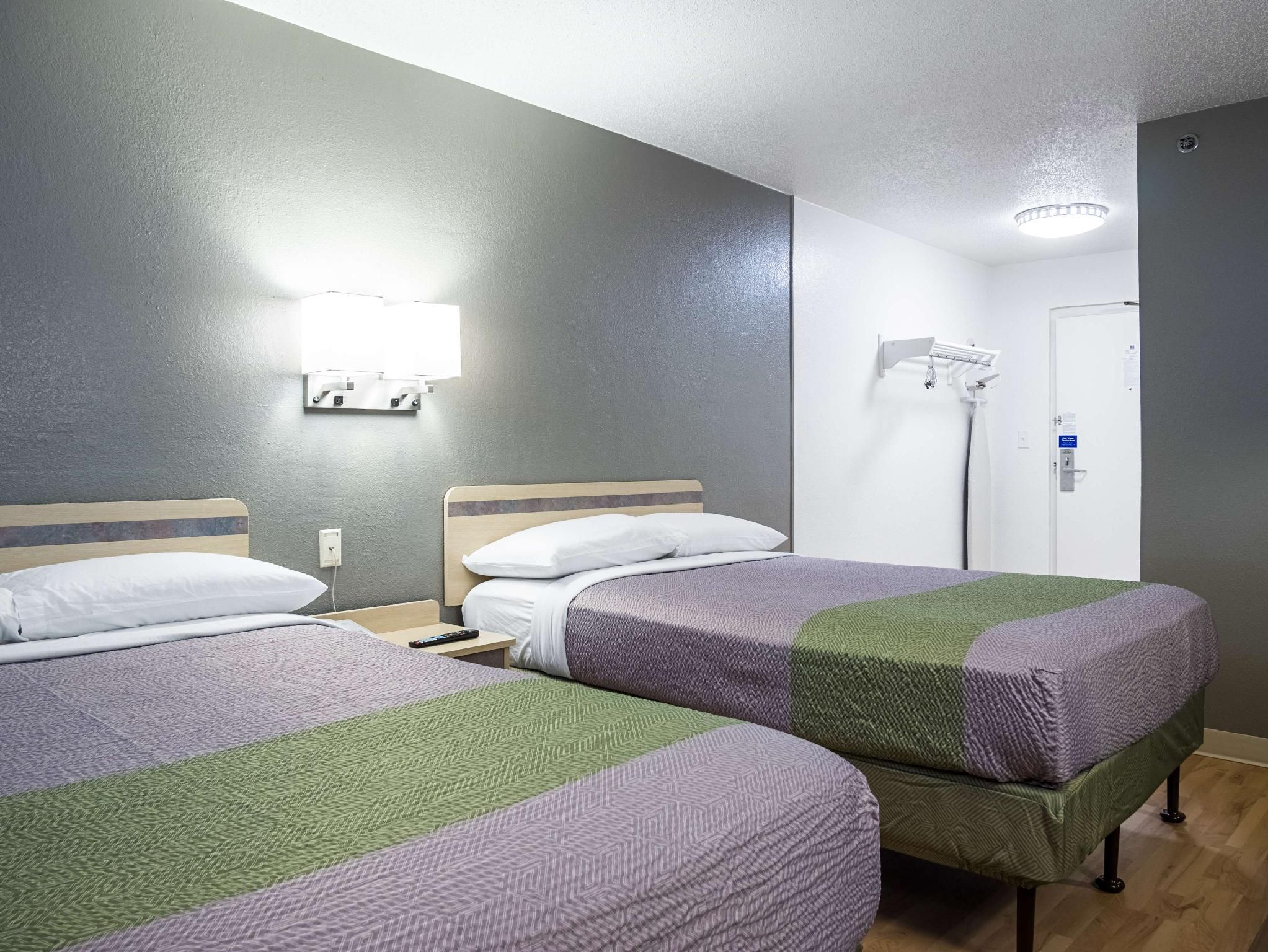 2 Full Beds | Non-Smoking