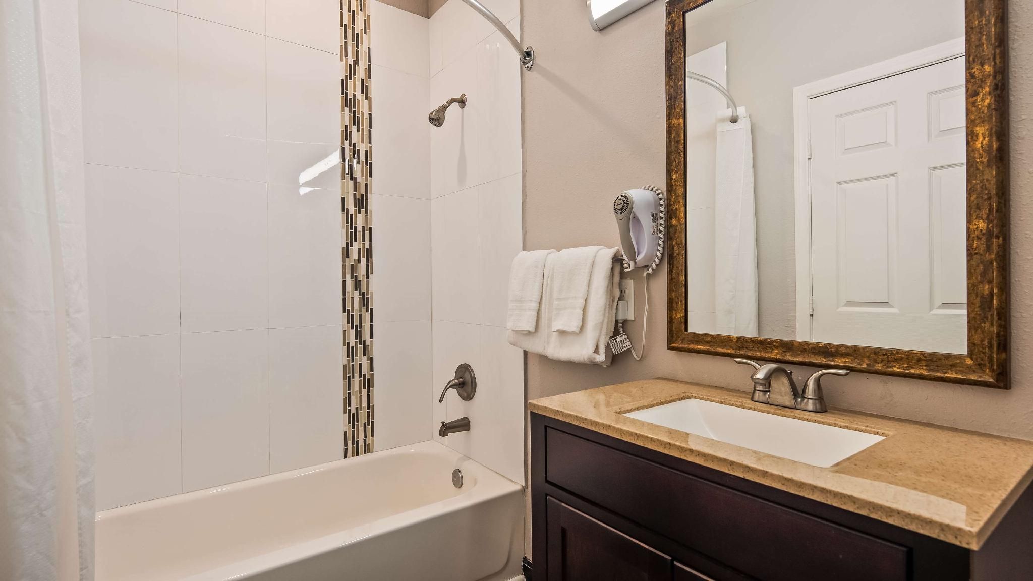 2 Queen Beds | Suite, Non-Smoking, Micfridge