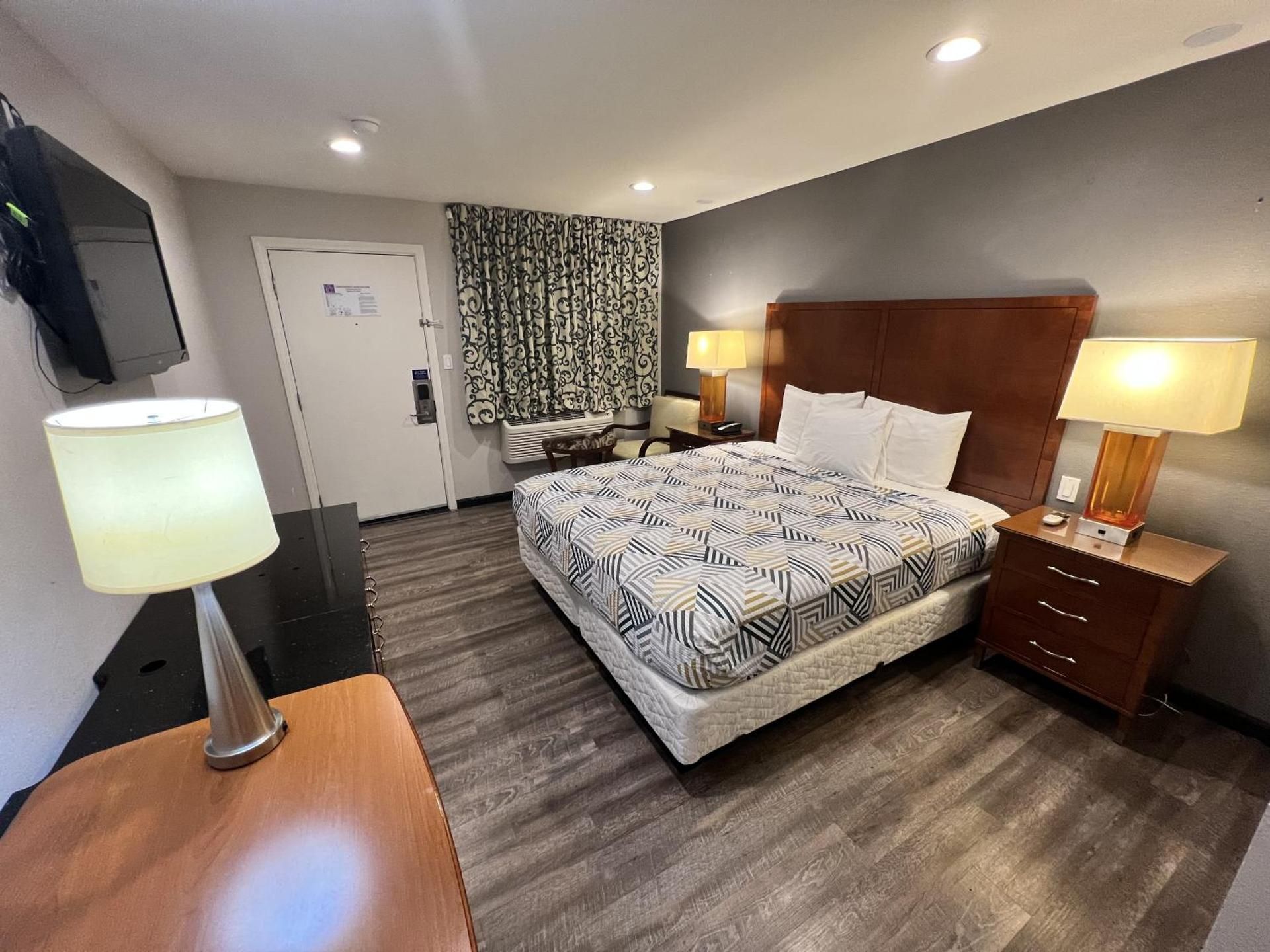 Two-Bedroom Suite - Non-Smoking