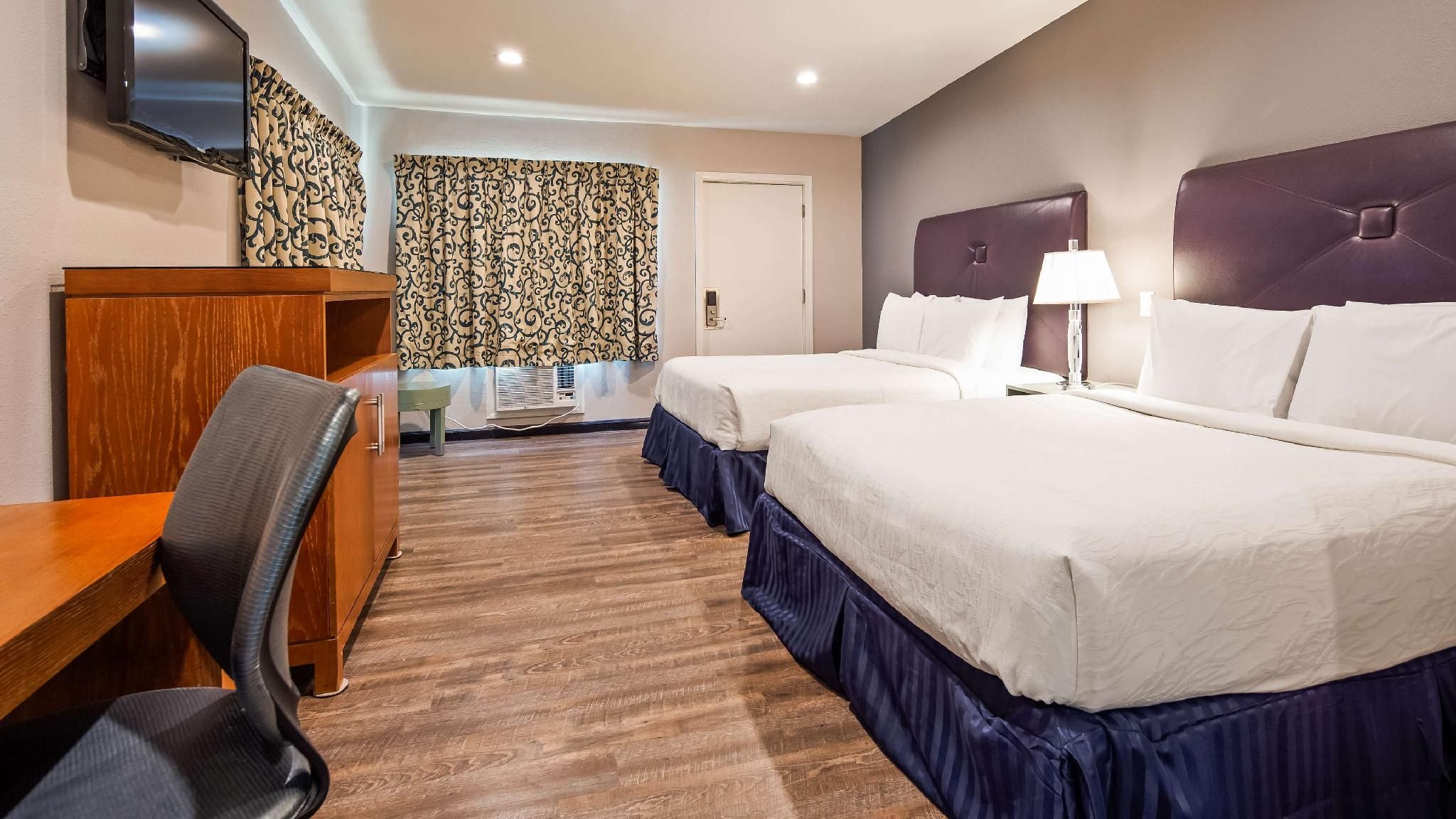 2 Queen Beds | Non-Smoking, Micfridge