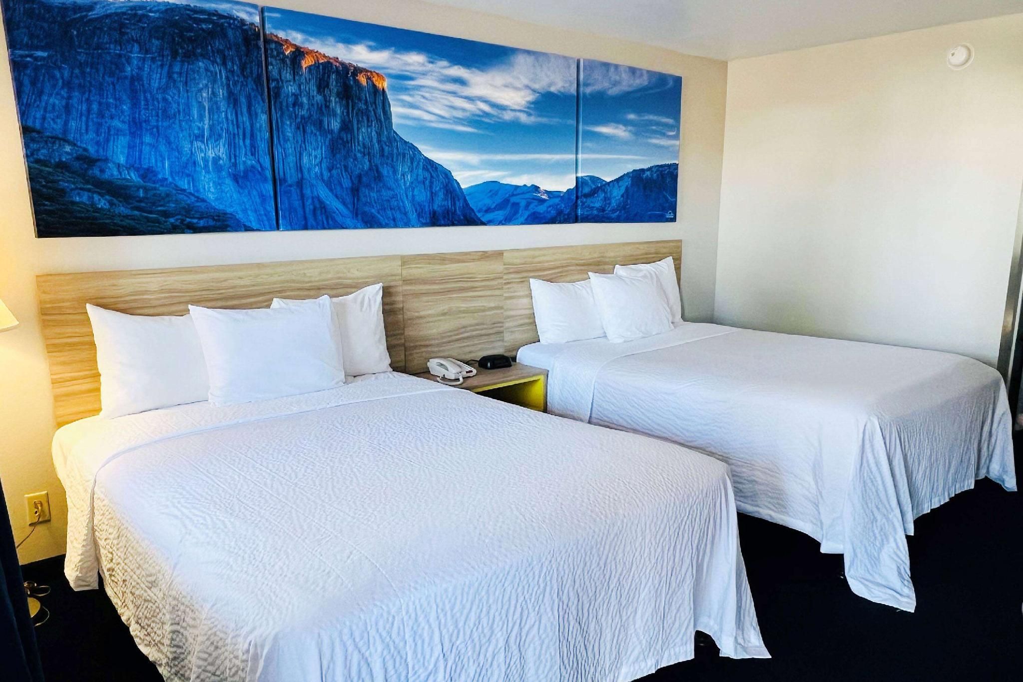 2 Queen Beds, Premium Suite, Non-Smoking