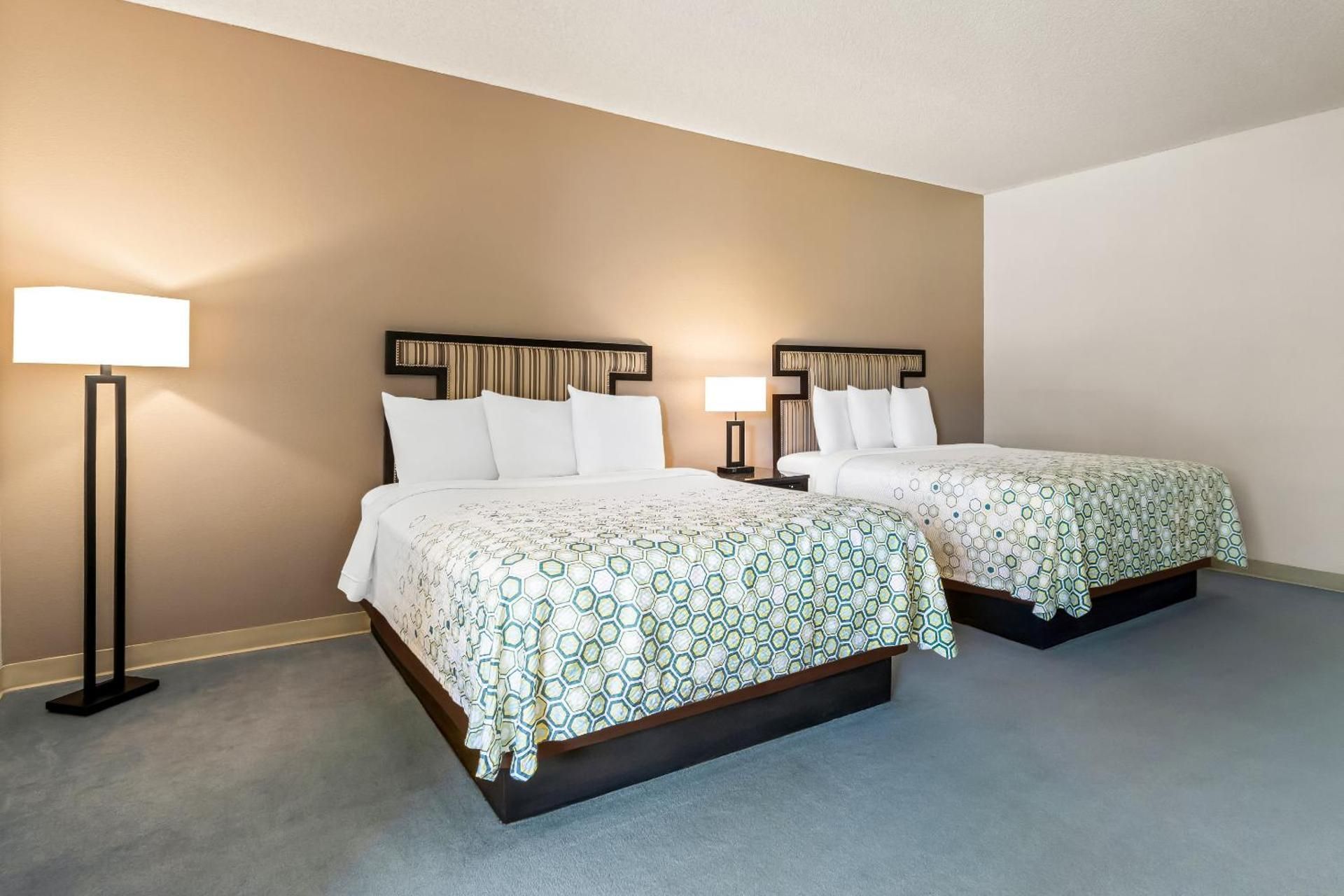 Studio Room with Two Queen Beds Non-Smoking