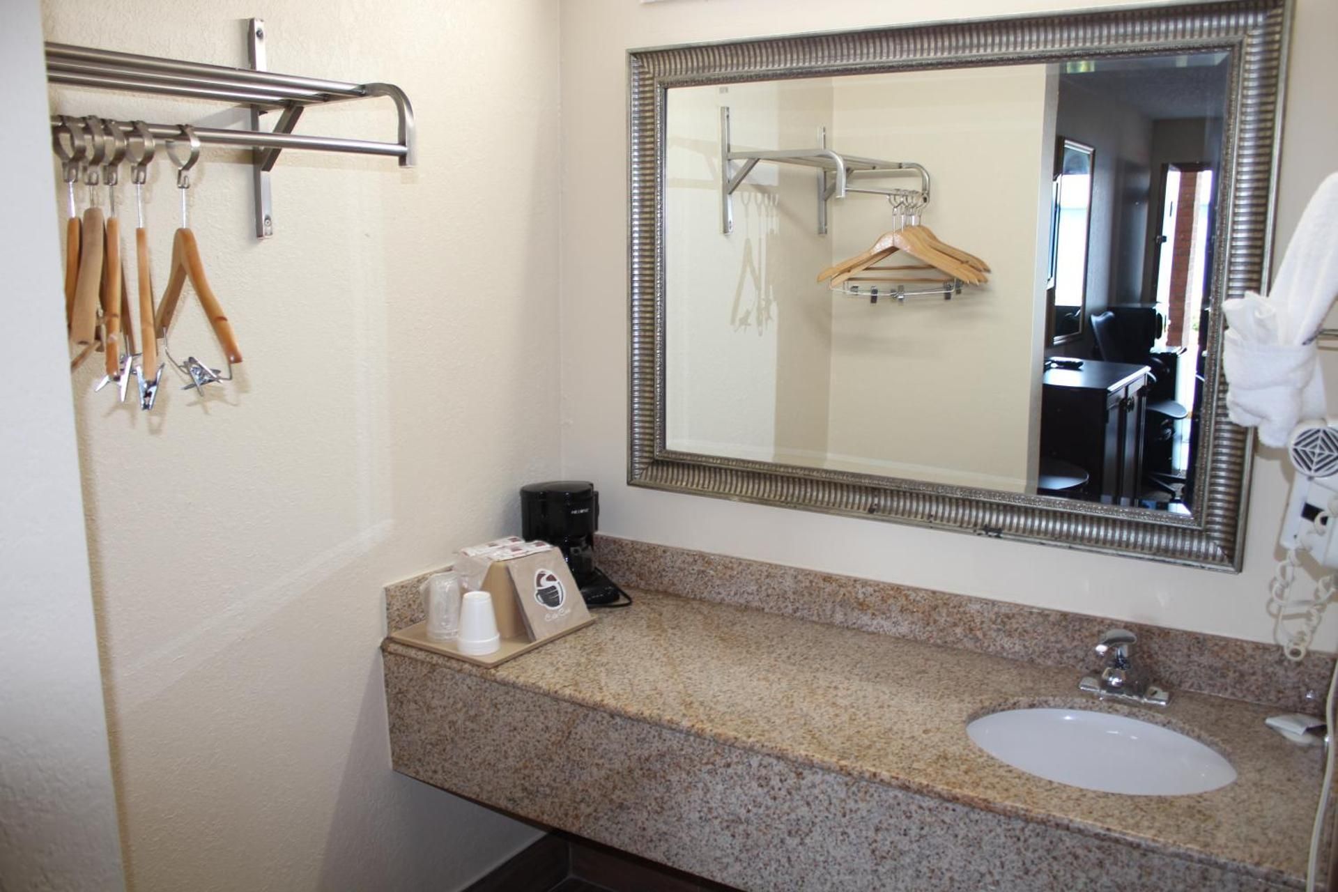 Economy Inn - Statesville Double - Non-Smoking 2