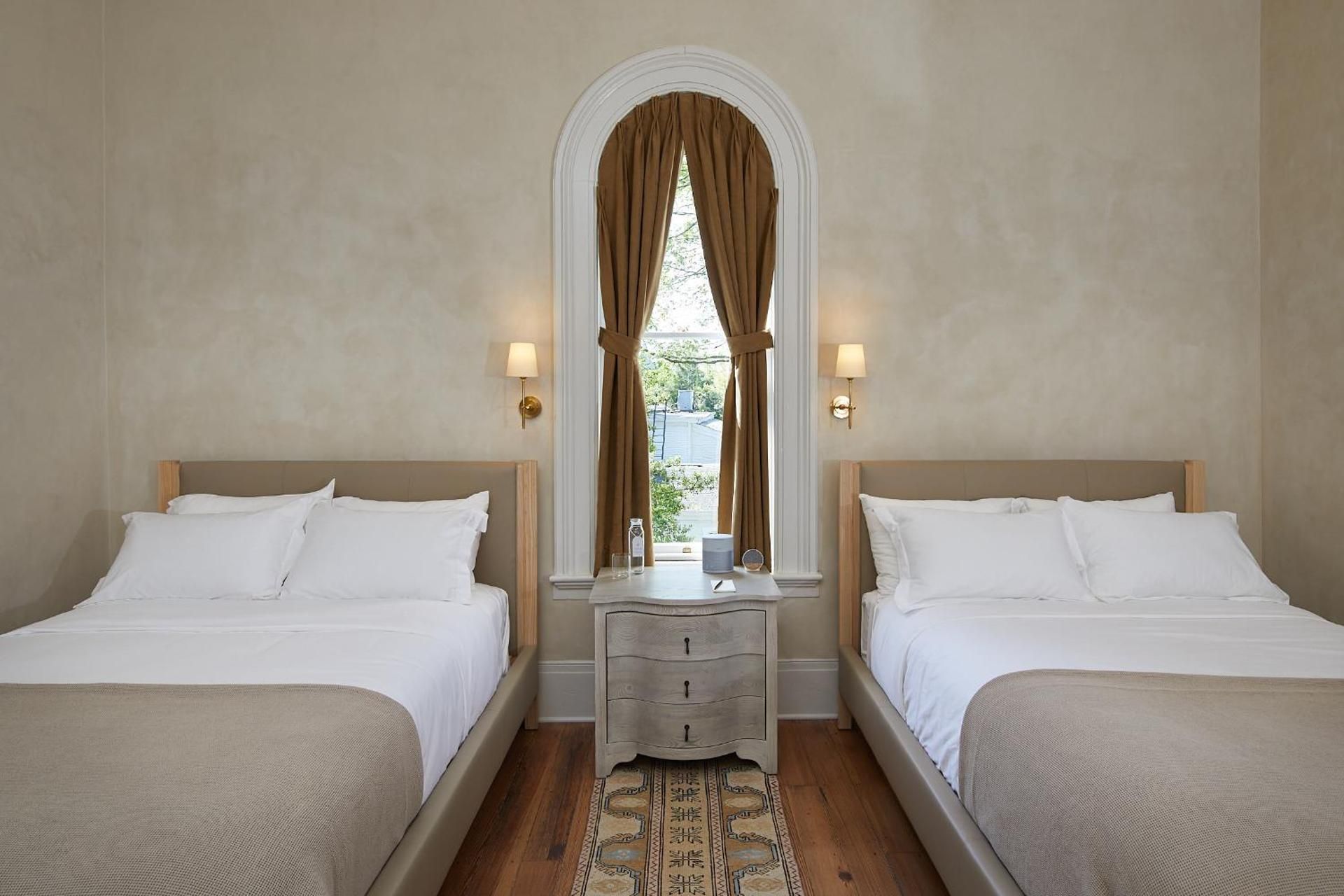Deluxe Queen Room