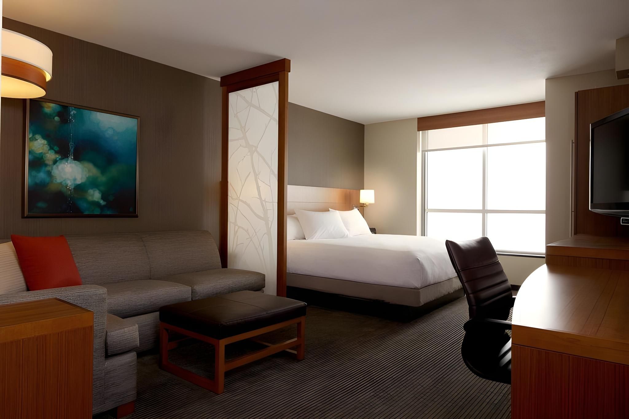 King Bed High Floor (with Sofa Bed)