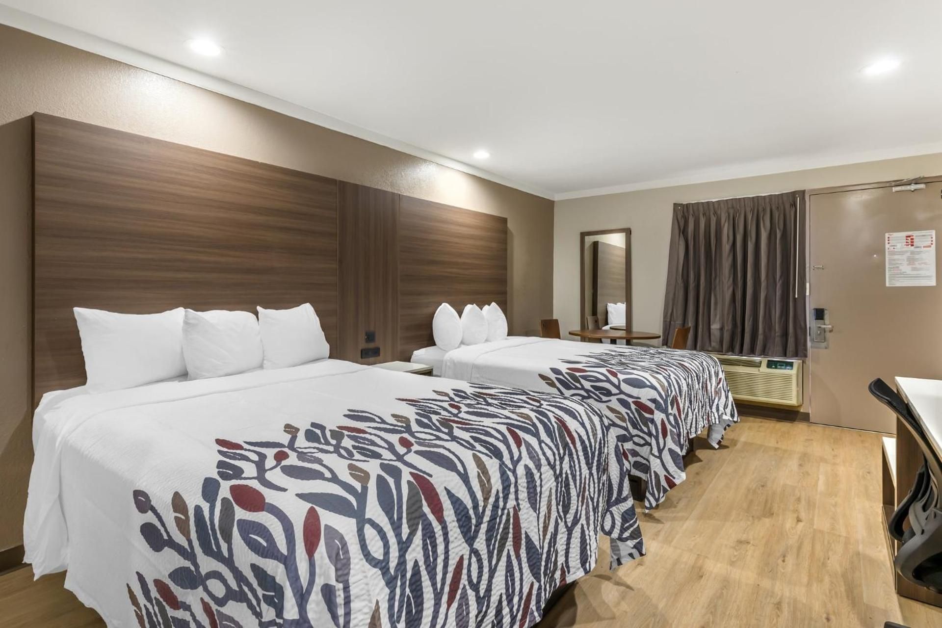 Deluxe Room with Two Queen Beds with Kitchen Non-Smoking