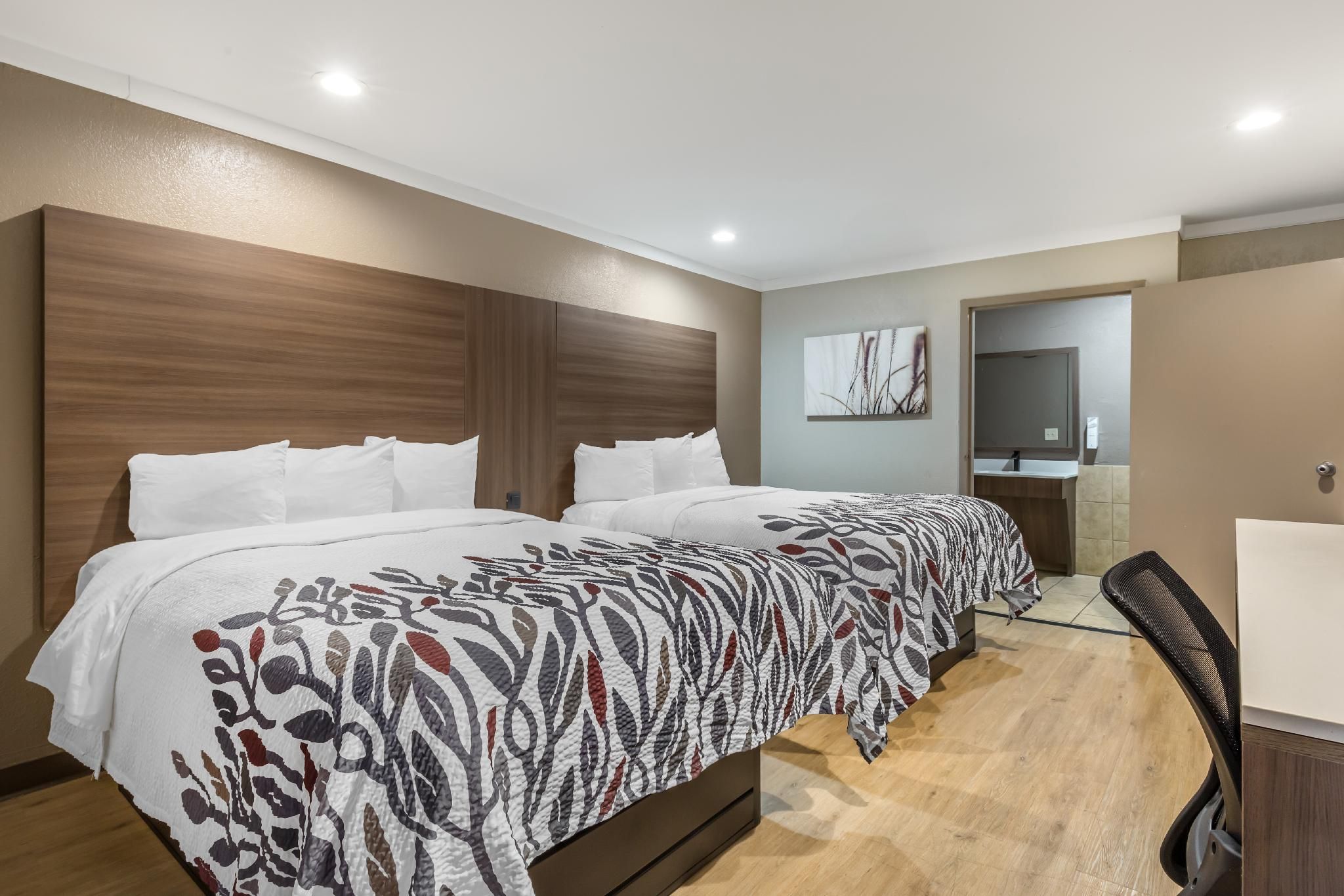 Deluxe 2 Queen Beds Non-Smoking