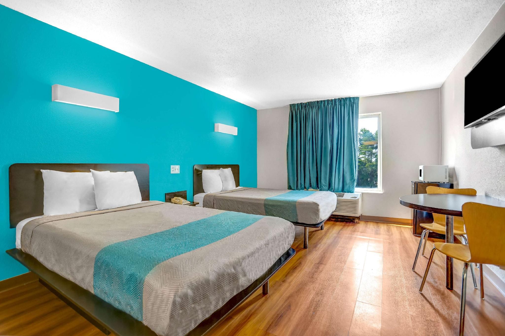 2 Full Beds | Non-Smoking