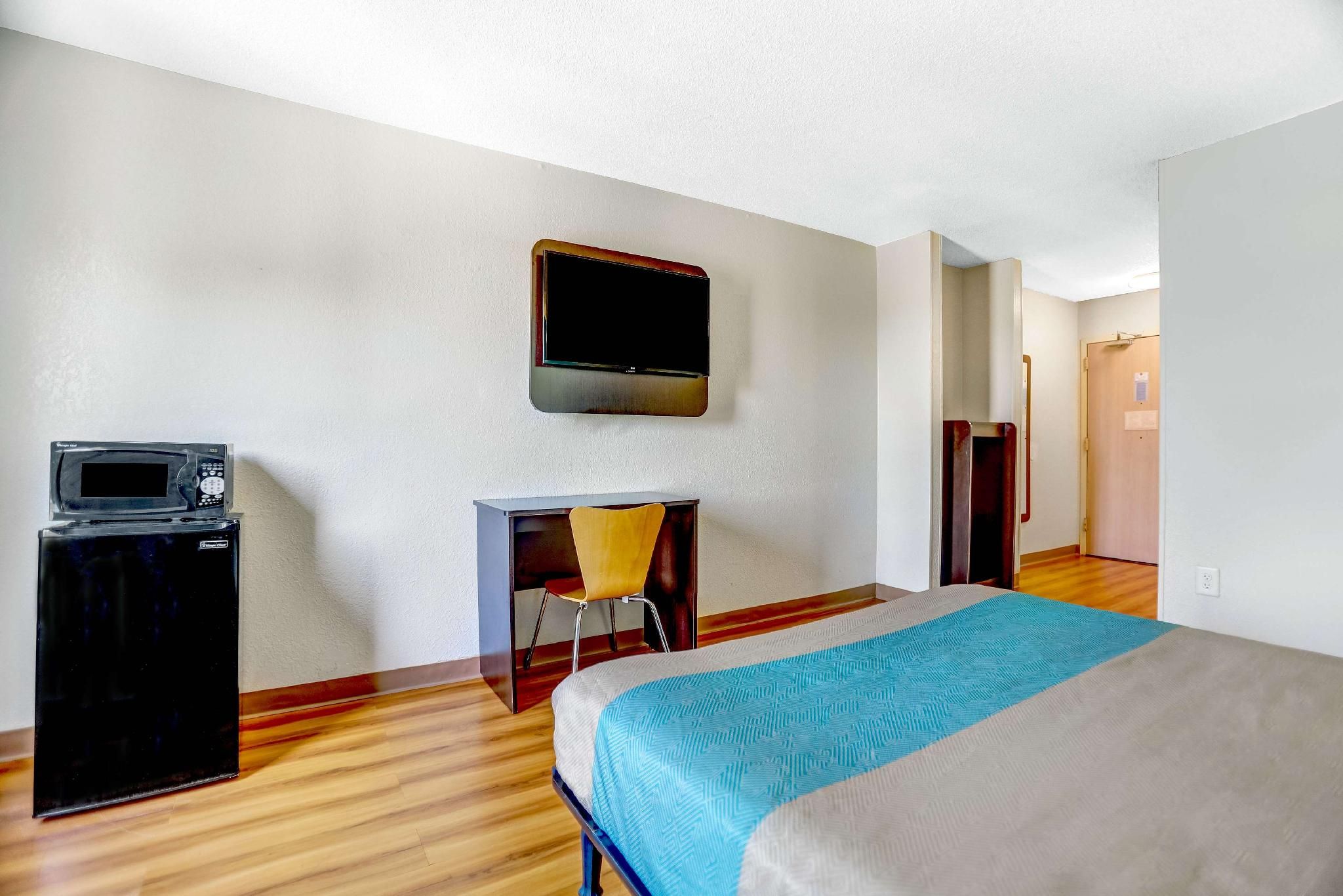 1 Queen Bed | Non-Smoking
