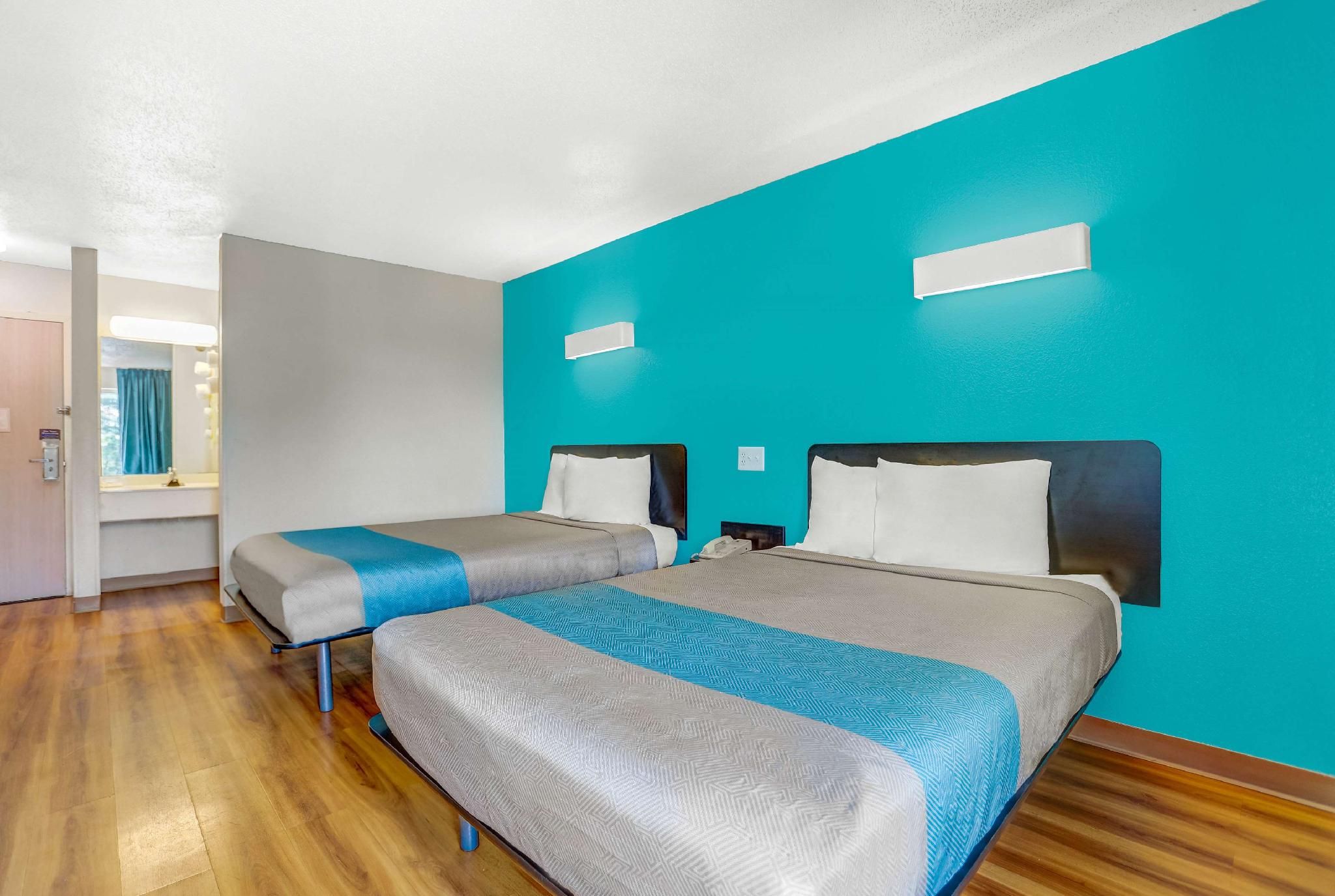 2 Full Beds | Non-Smoking