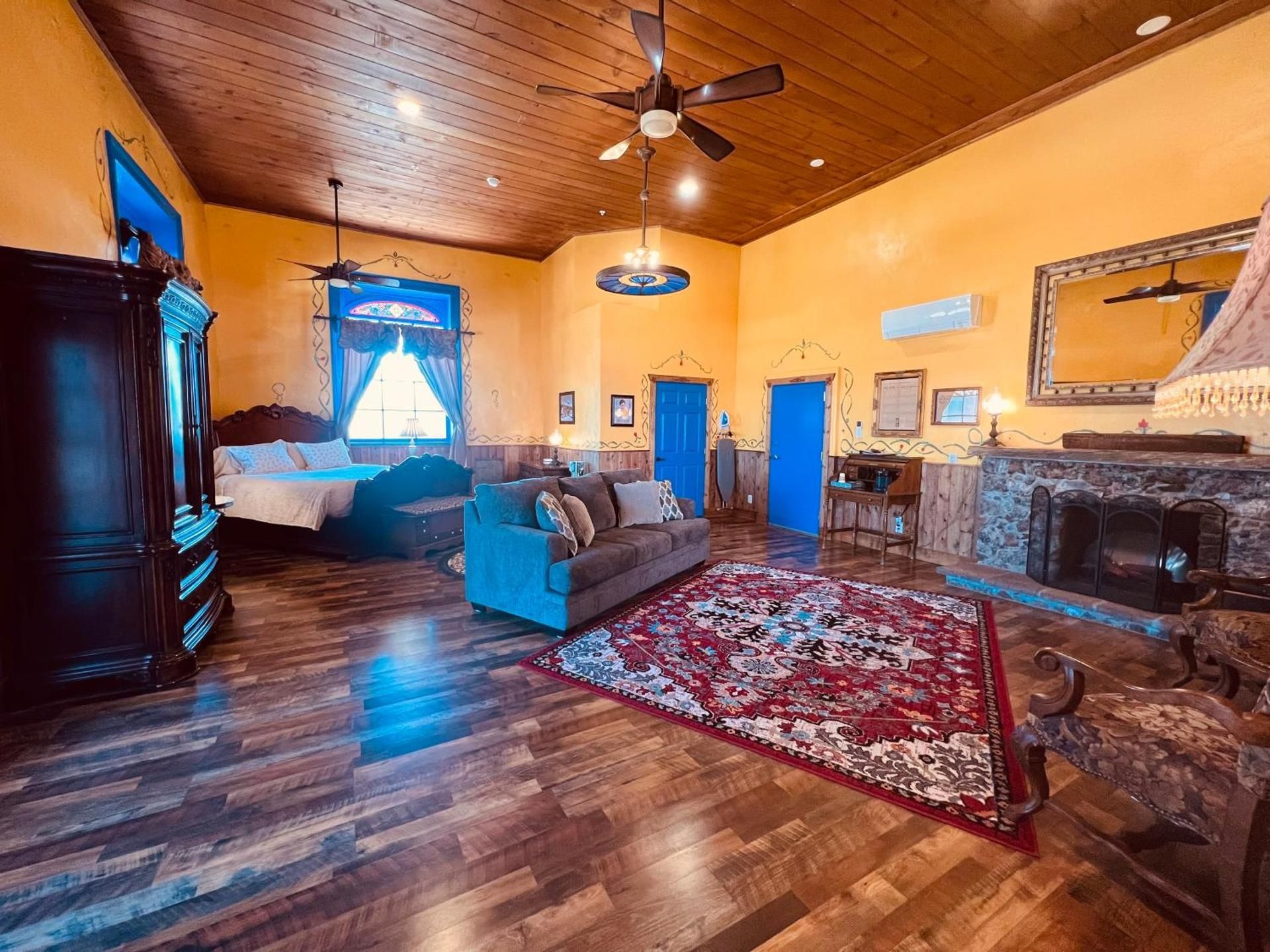 Standard King Room