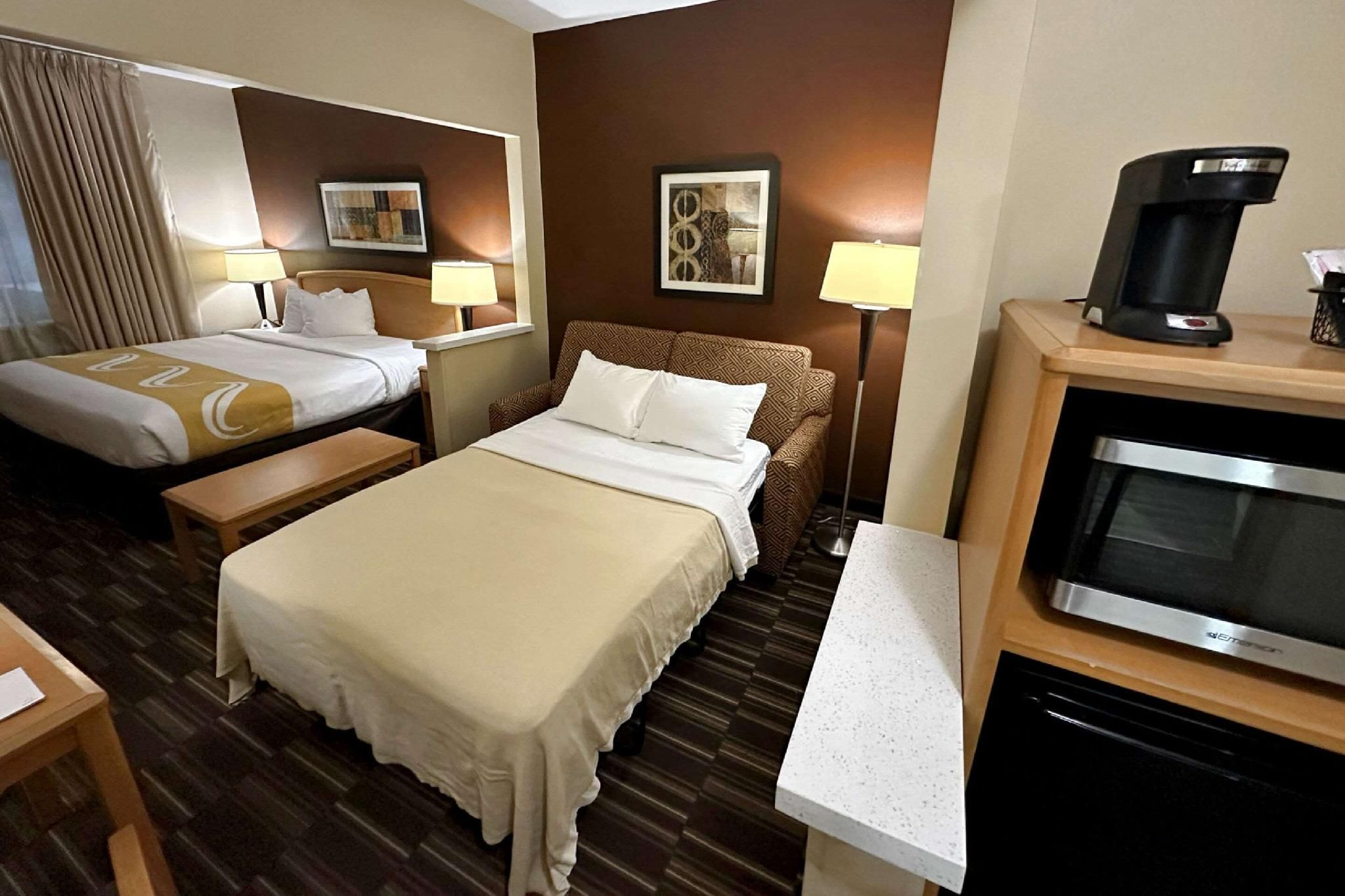 1 King Bed, Suite, Non-Smoking