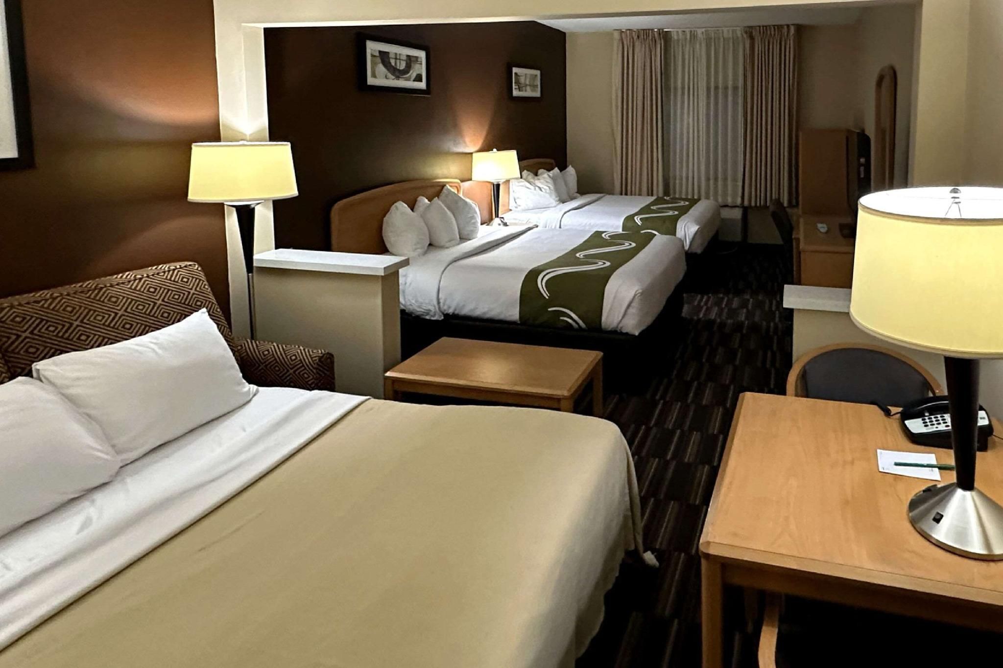 2 Queen Beds, Suite, Nonsmoking