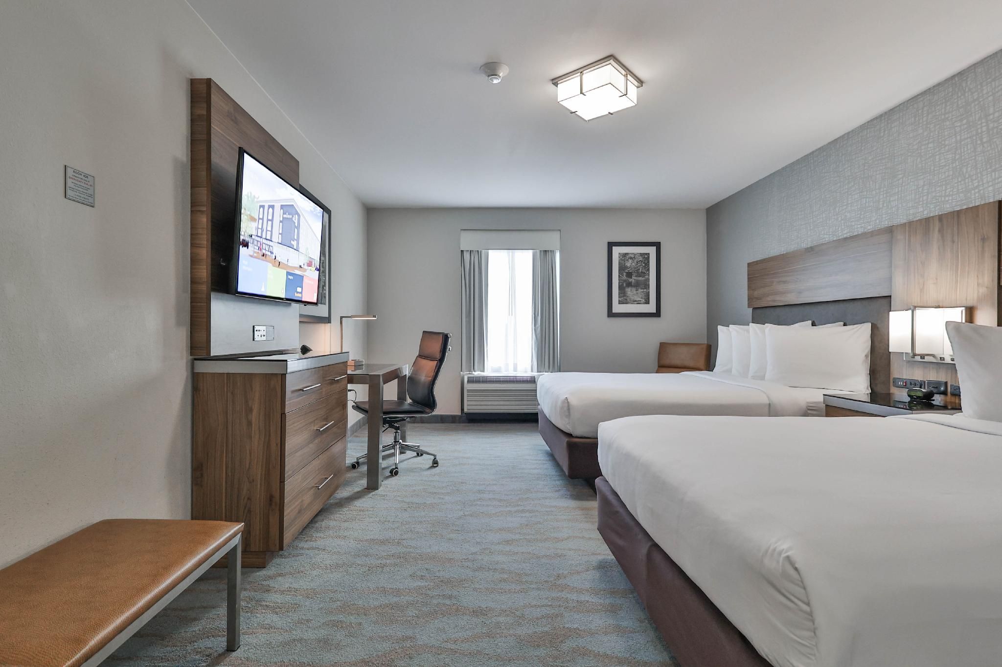 2 Queen Beds