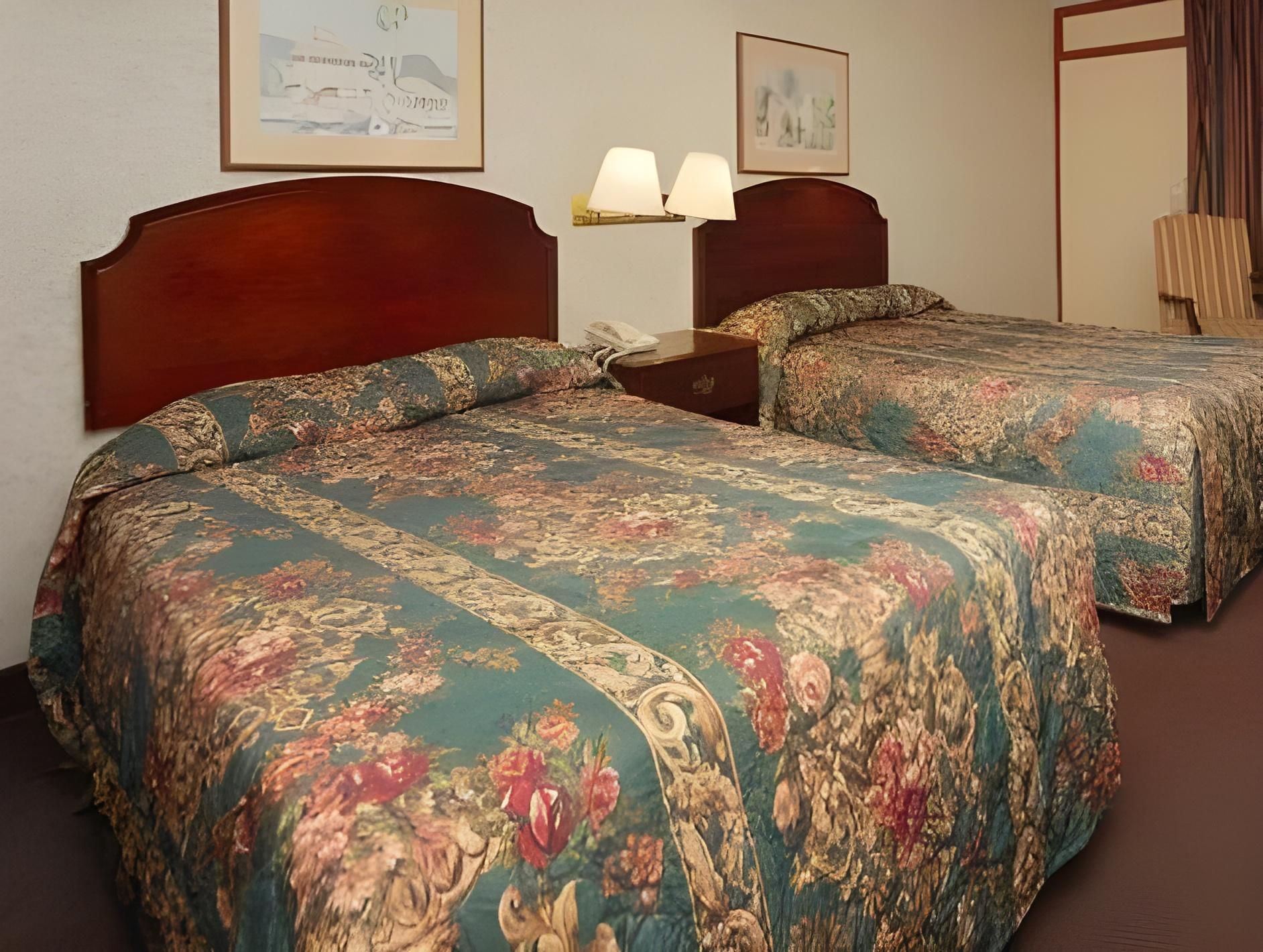 2 Double Beds Nonsmoking