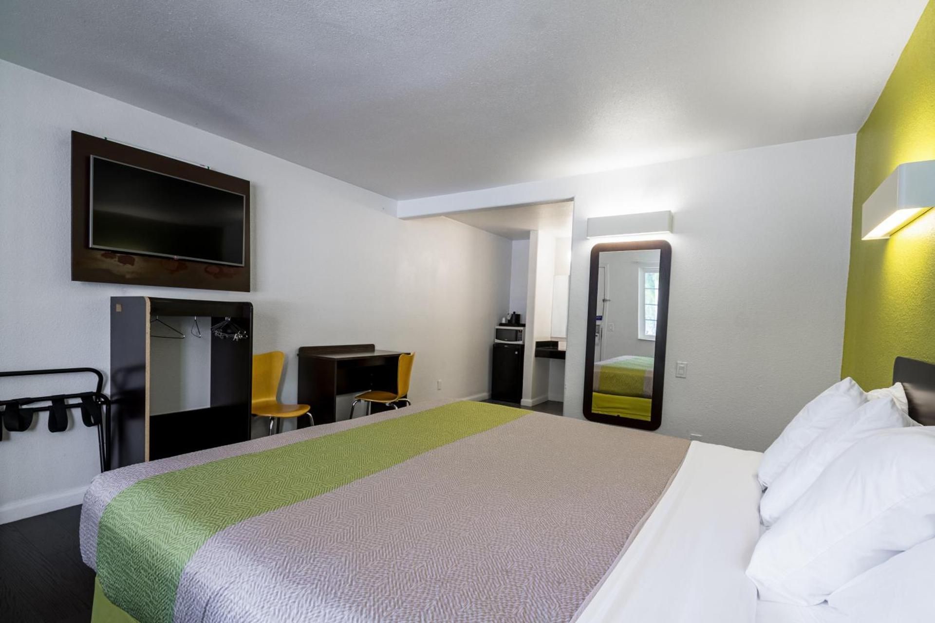 King Accessible Room