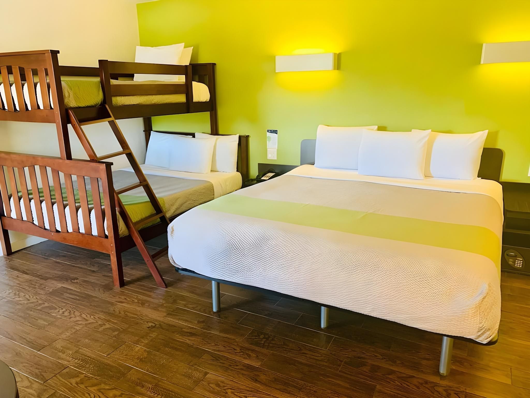 King Bunk Room