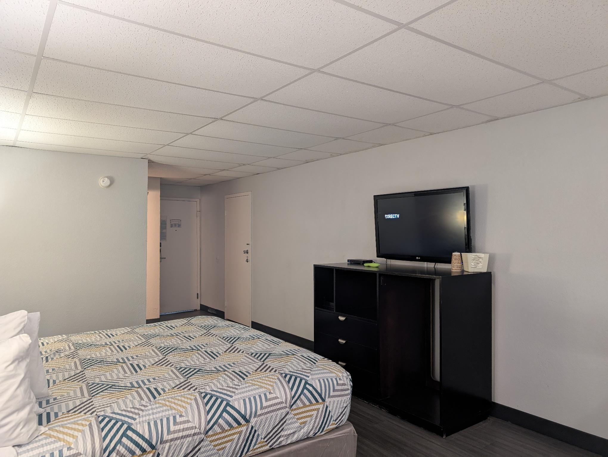 Home Place Suites Standard Room 3