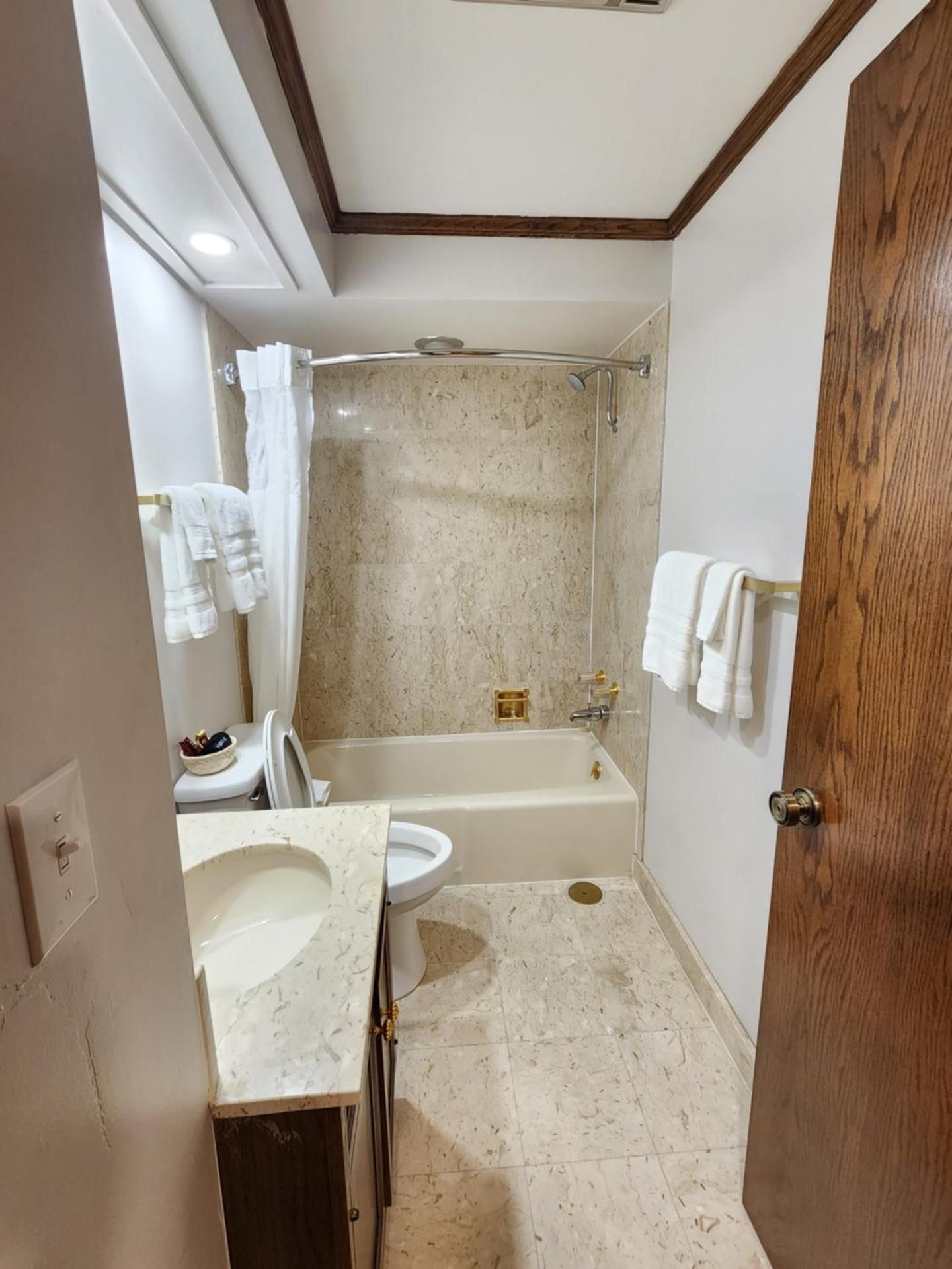 Hotel Phillips Deluxe Queen Suite 46