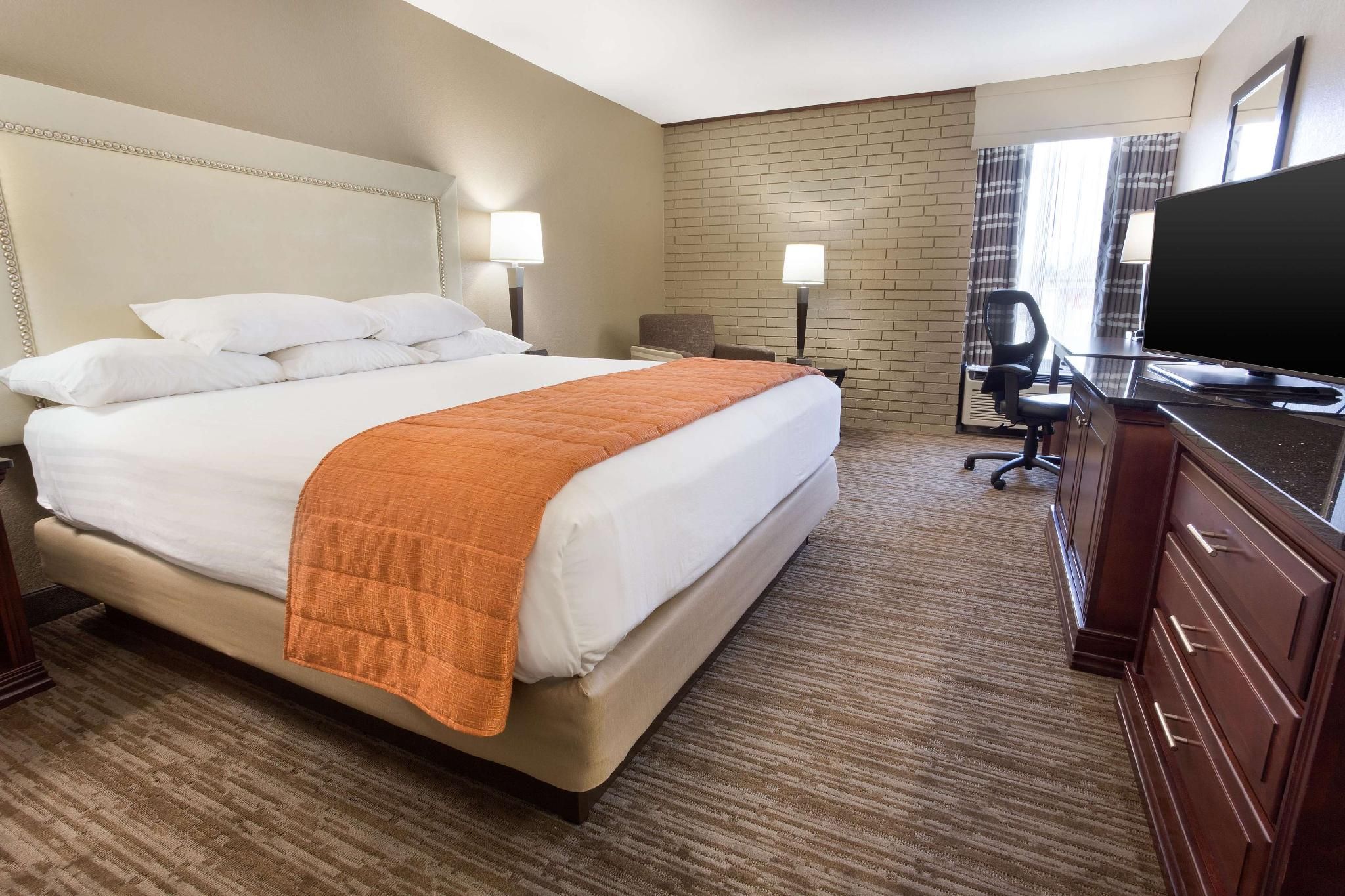 1 King Bed Upper Floor