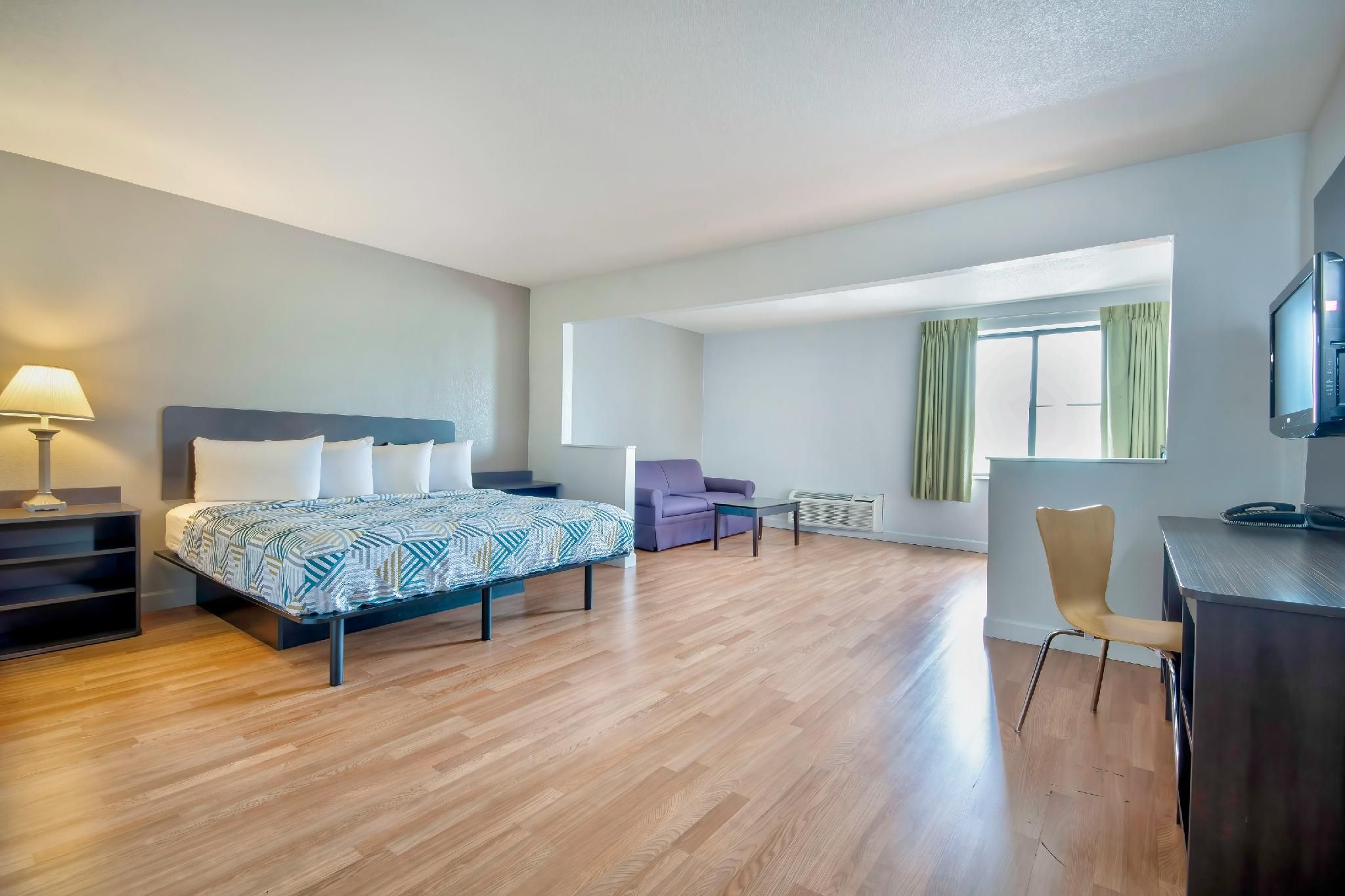 1 Full Bed | ADA/Tub/Mini Fridge