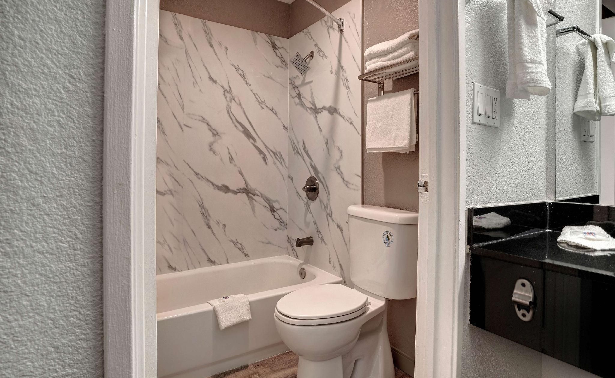 Motel 6 Rancho Cordova, CA - Rancho Cordova East 2 QBs | Mini Fridge 3