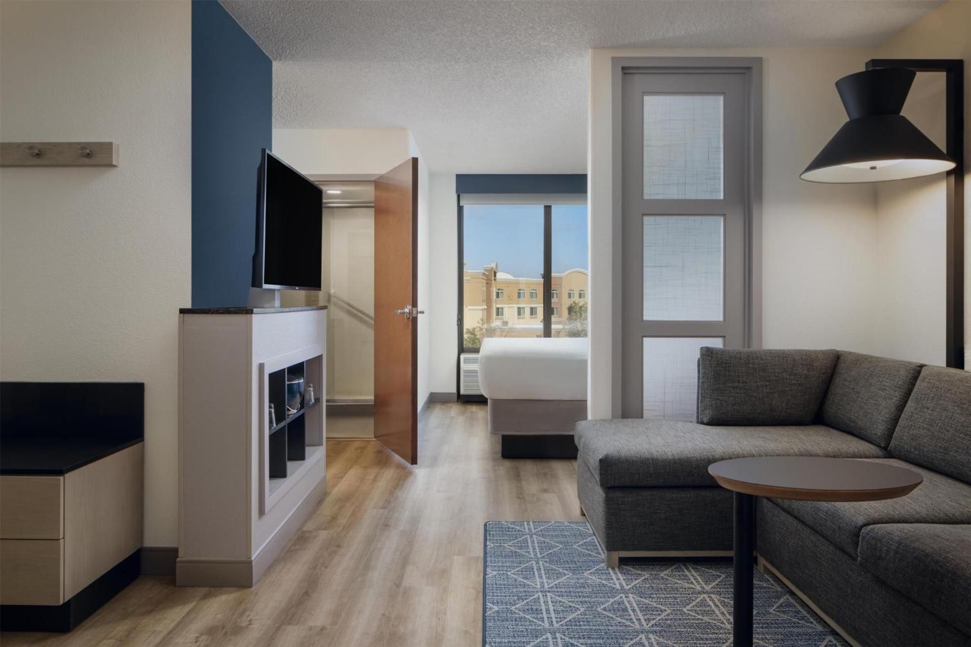 Hyatt Place Sacramento/Rancho Cordova King Bed (with Sofa Bed) 2