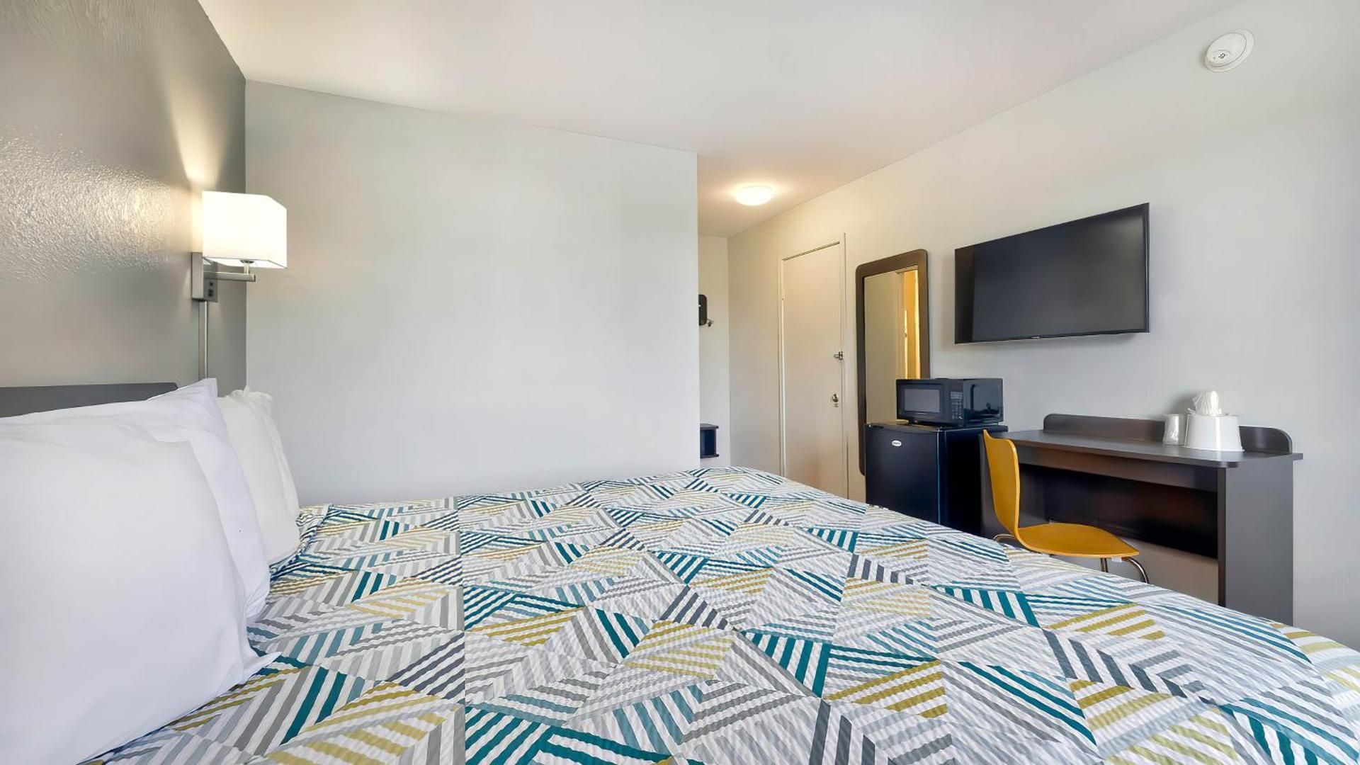 King Room - Non-Smoking