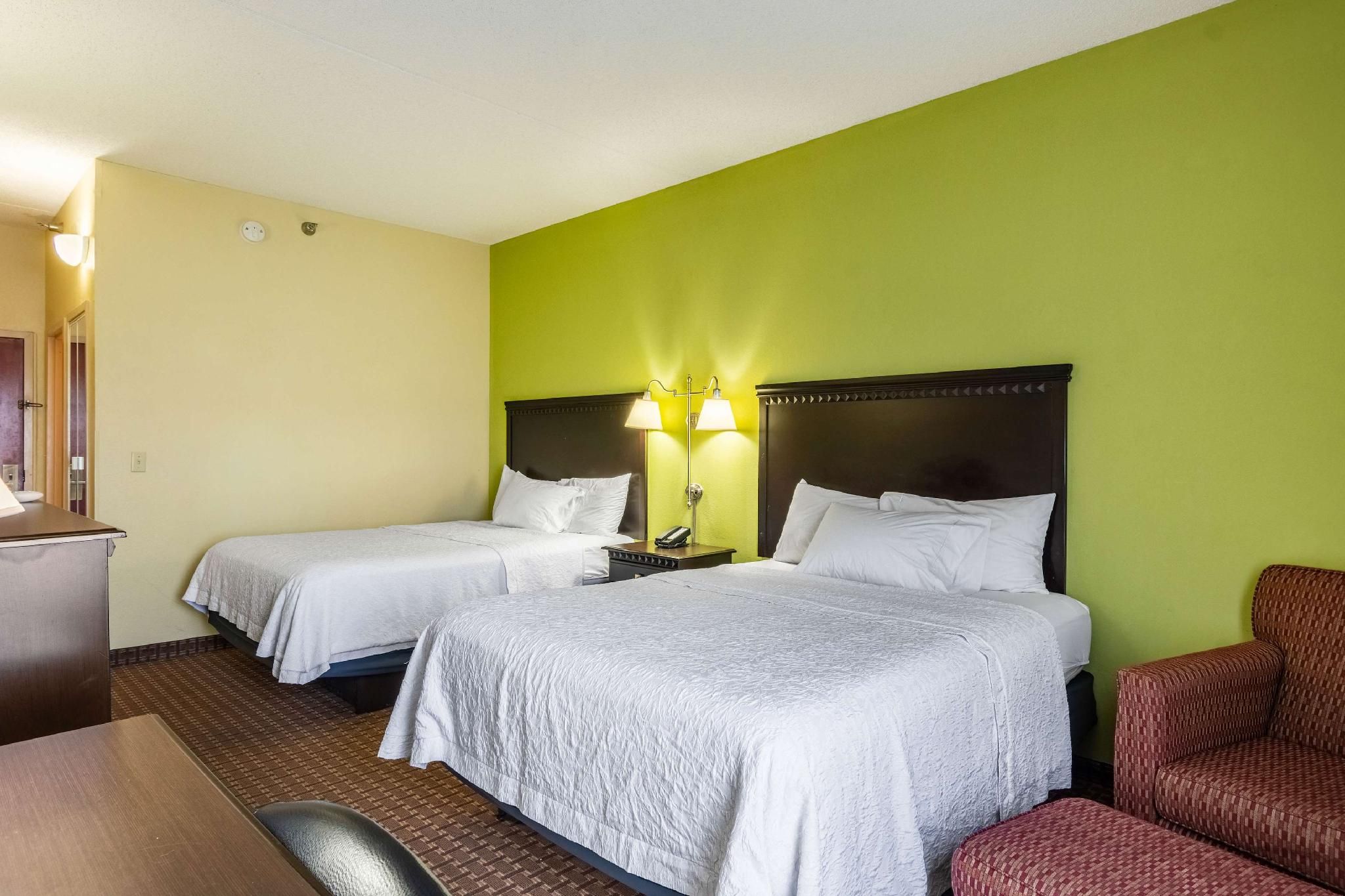 2 Queen Beds | Non-Smoking